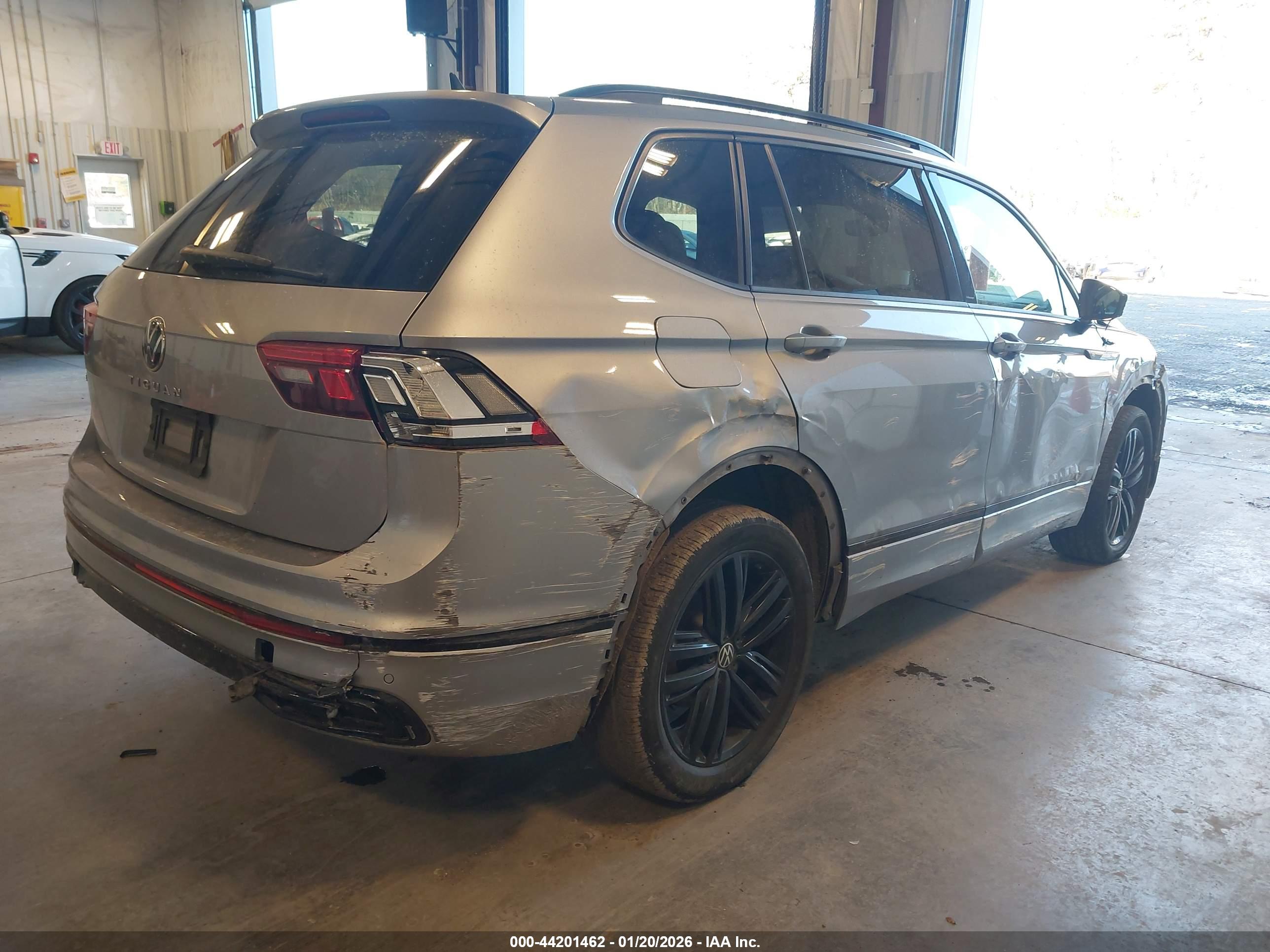 VOLKSWAGEN TIGUAN image 4