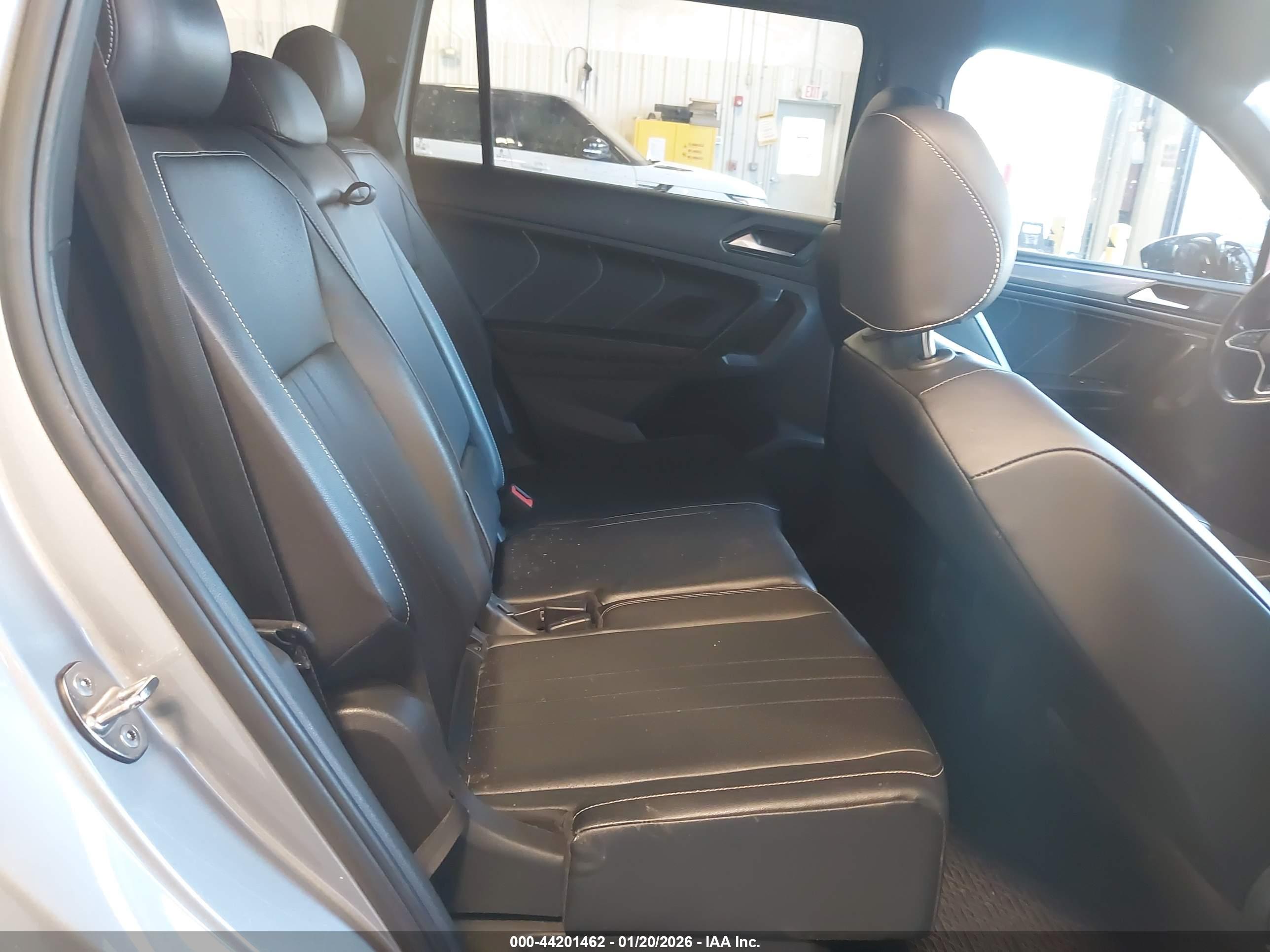 VOLKSWAGEN TIGUAN image 8