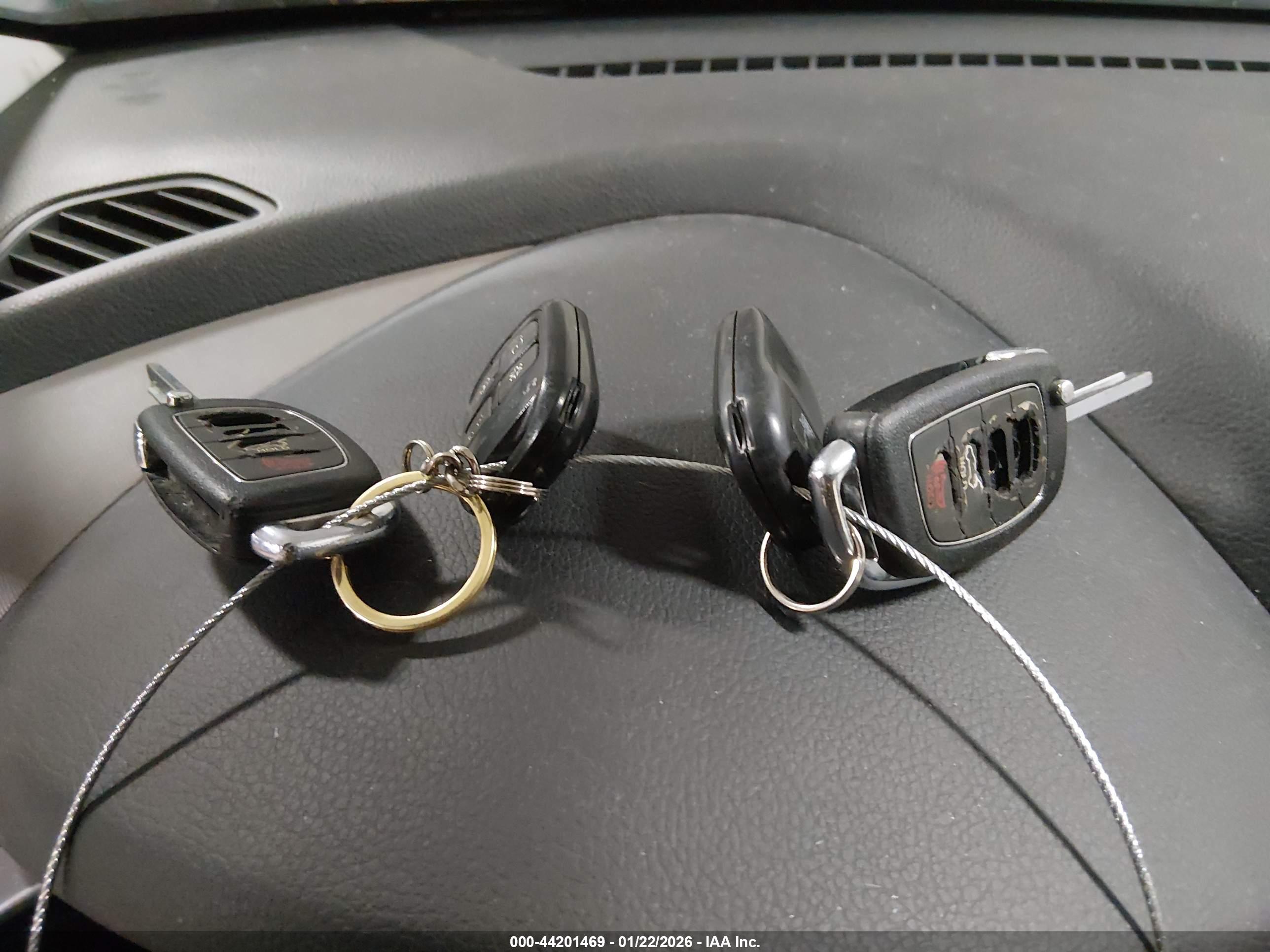 HYUNDAI SANTA image 11