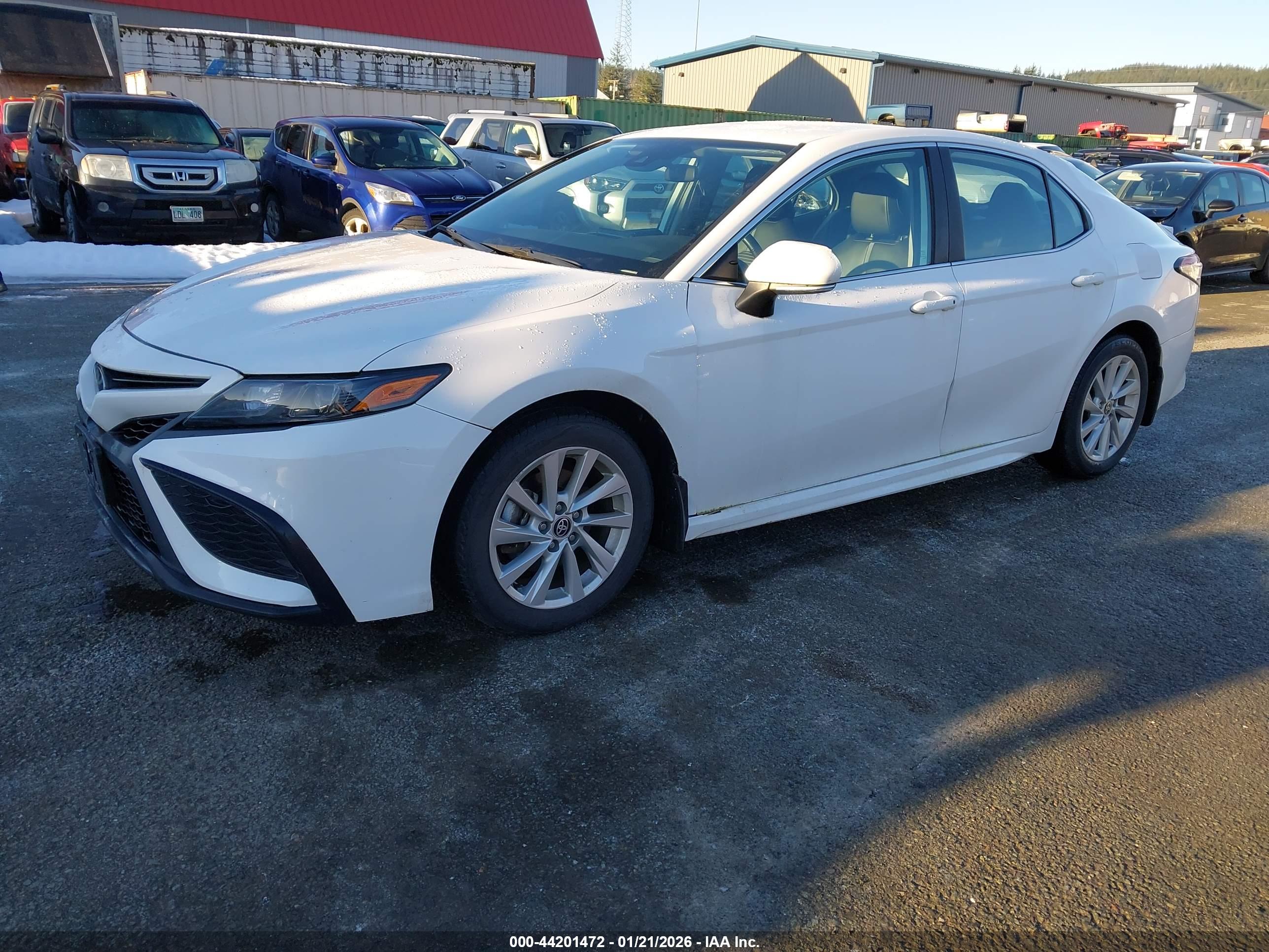 TOYOTA CAMRY image 2
