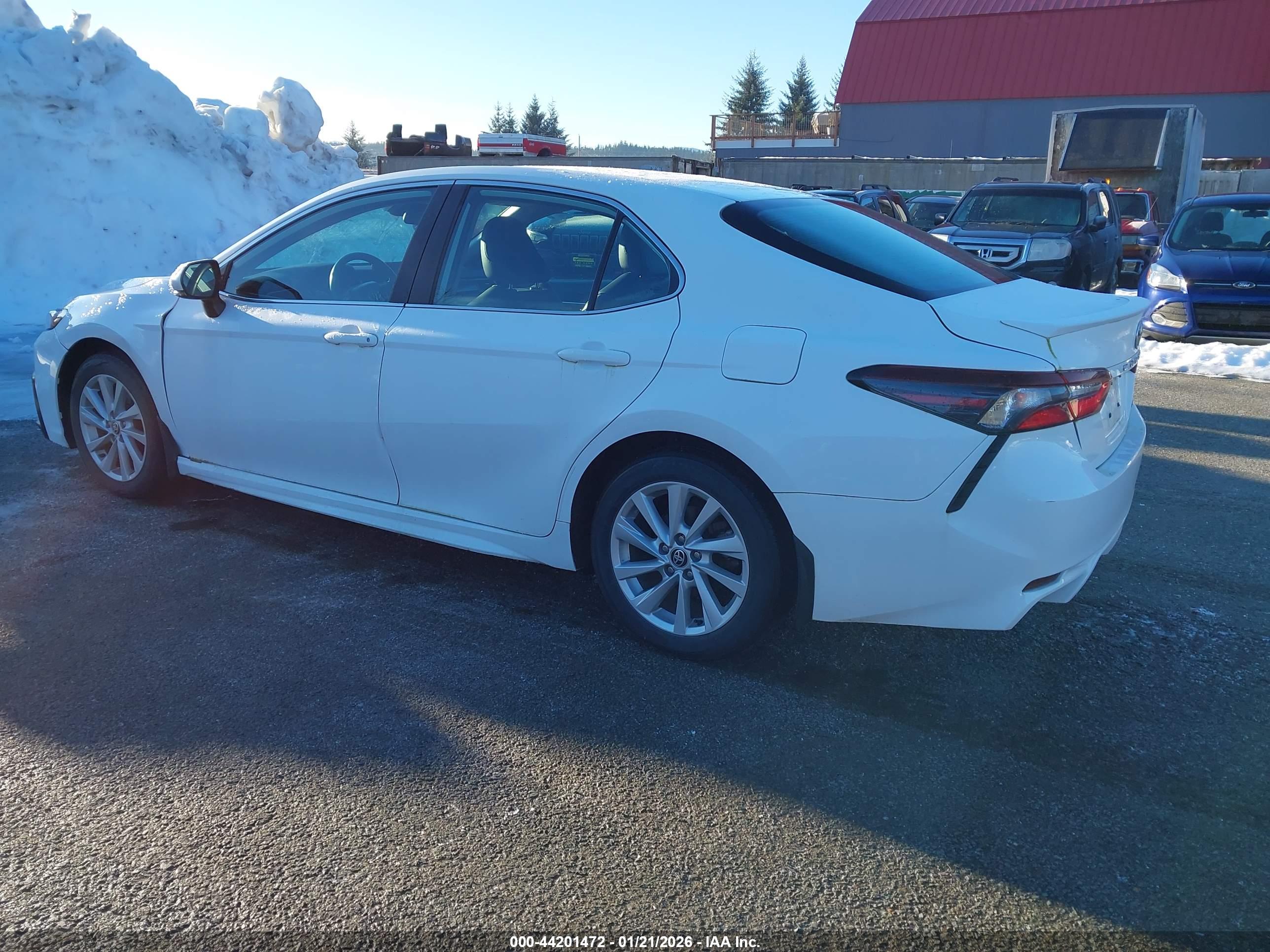 TOYOTA CAMRY image 3