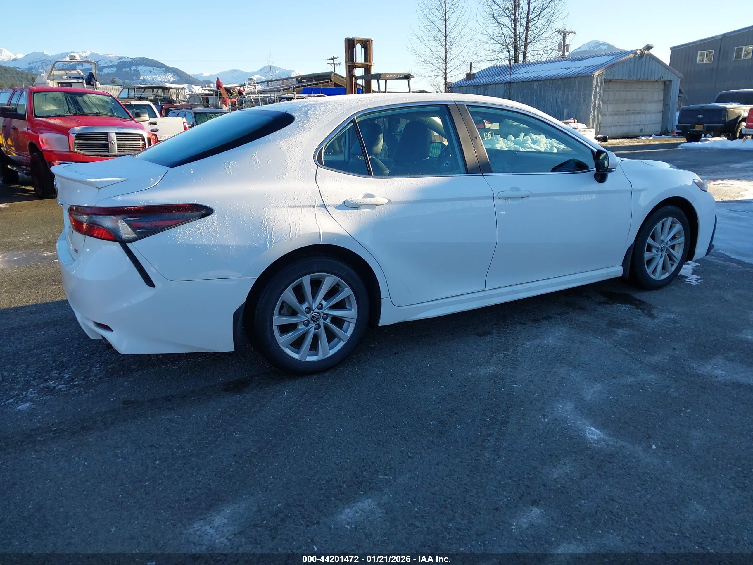 TOYOTA CAMRY image 4