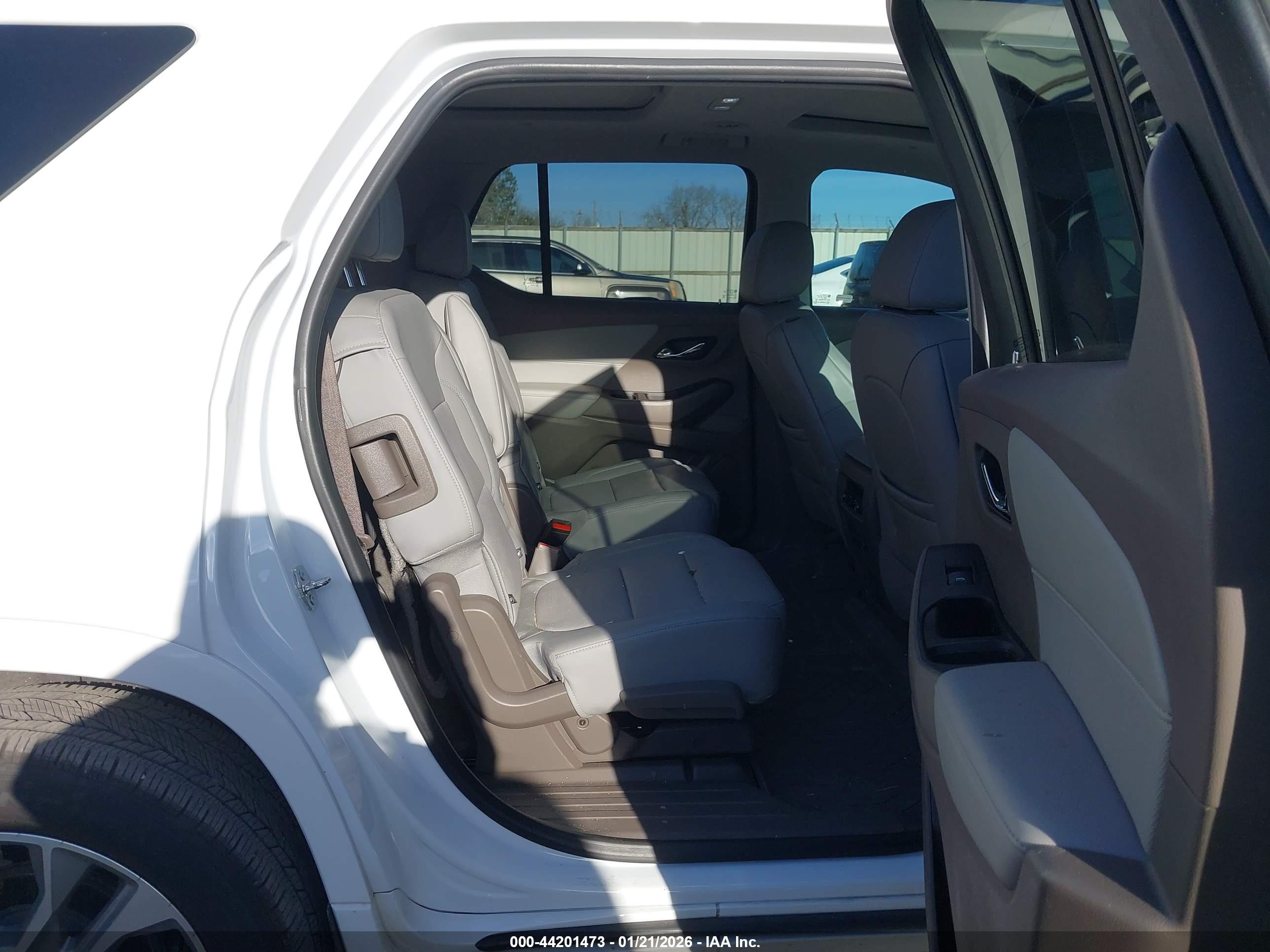 CHEVROLET TRAVERSE image 8