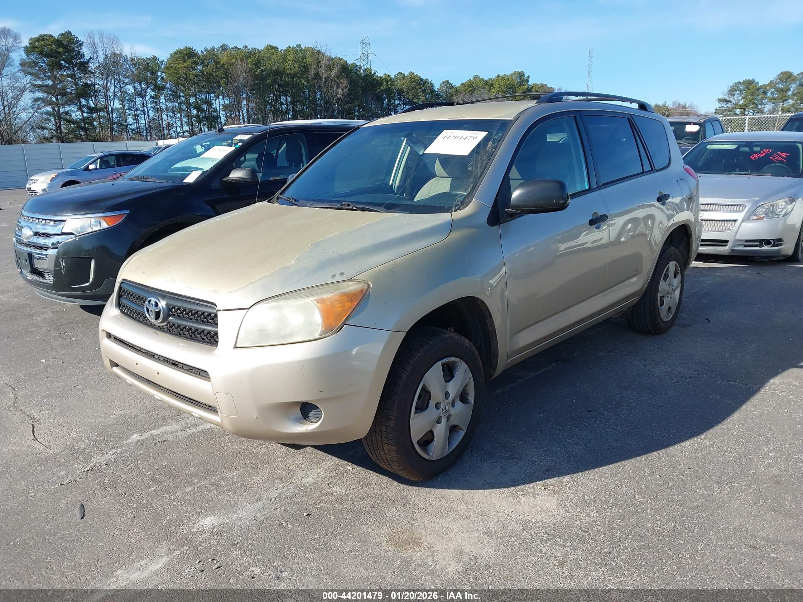 TOYOTA RAV4 image 2