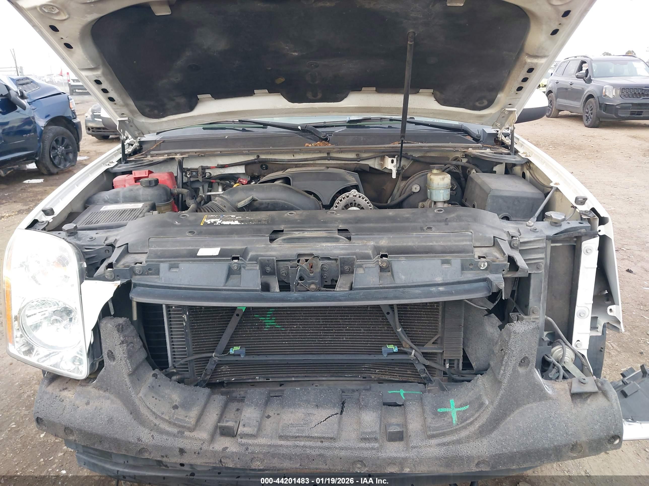 GMC YUKON image 10