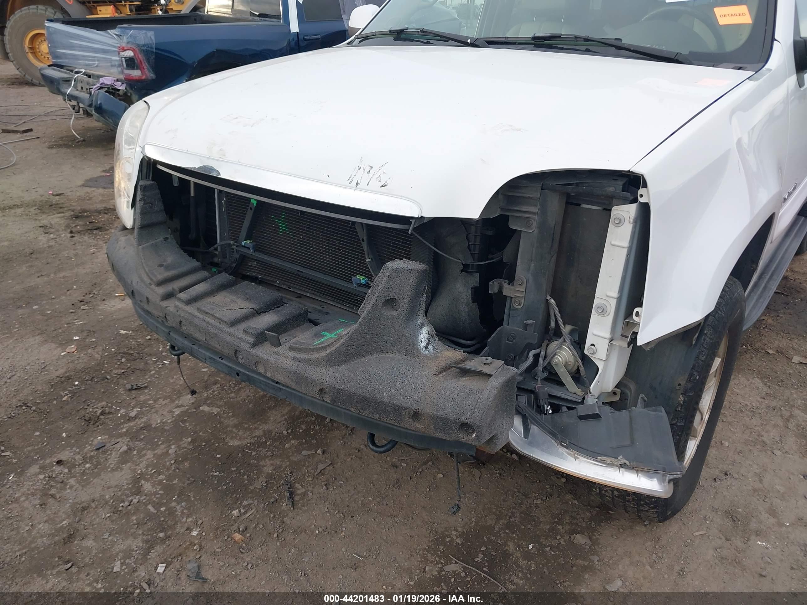 GMC YUKON image 6