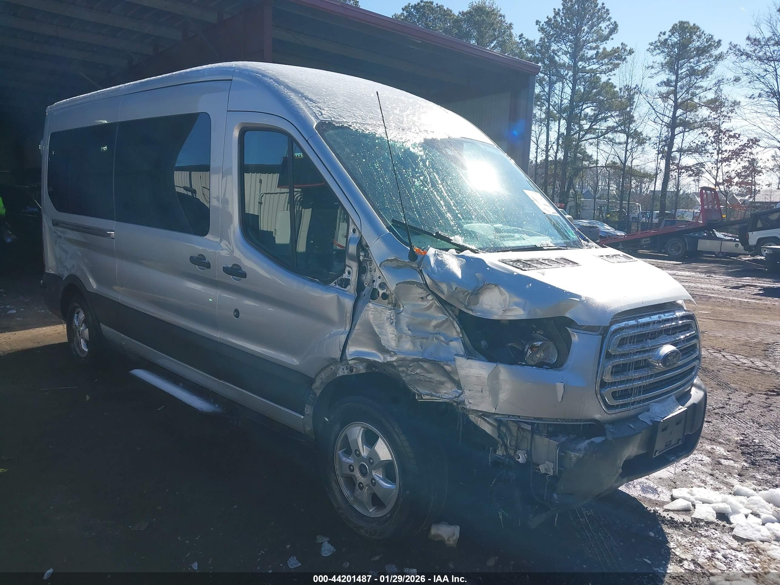 FORD TRANSIT-350 image 6