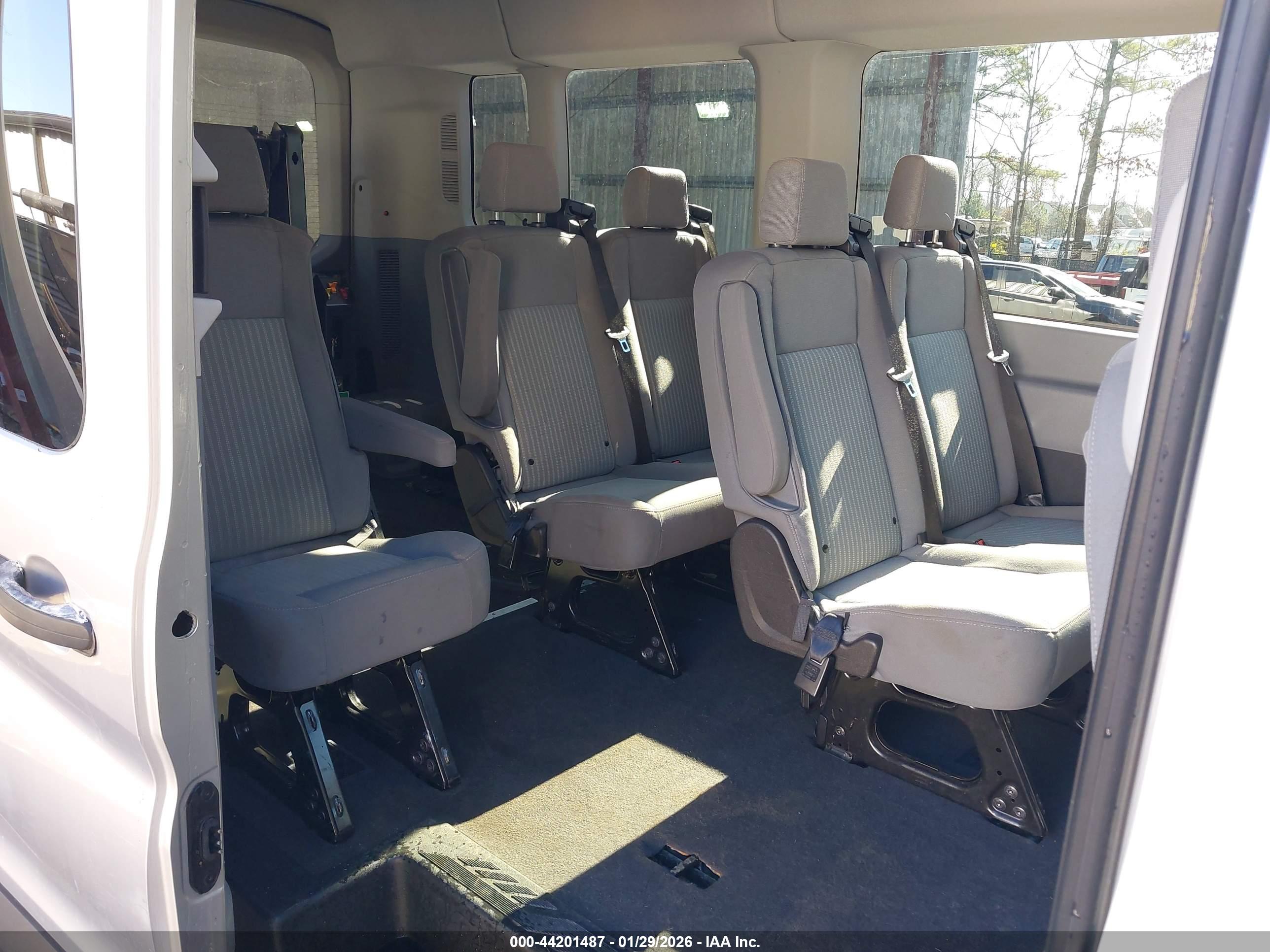 FORD TRANSIT-350 image 8