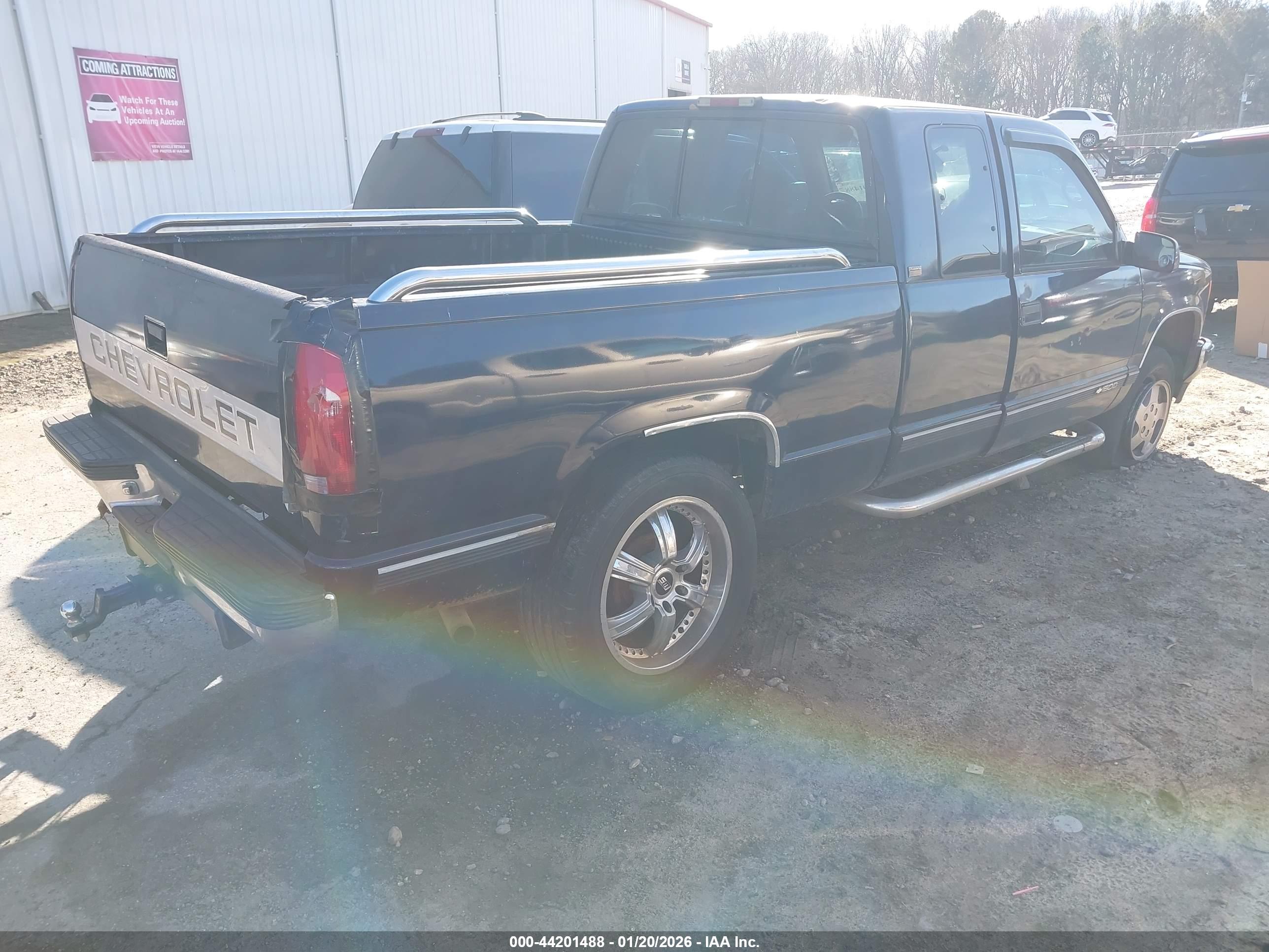 CHEVROLET GMT-400 image 4