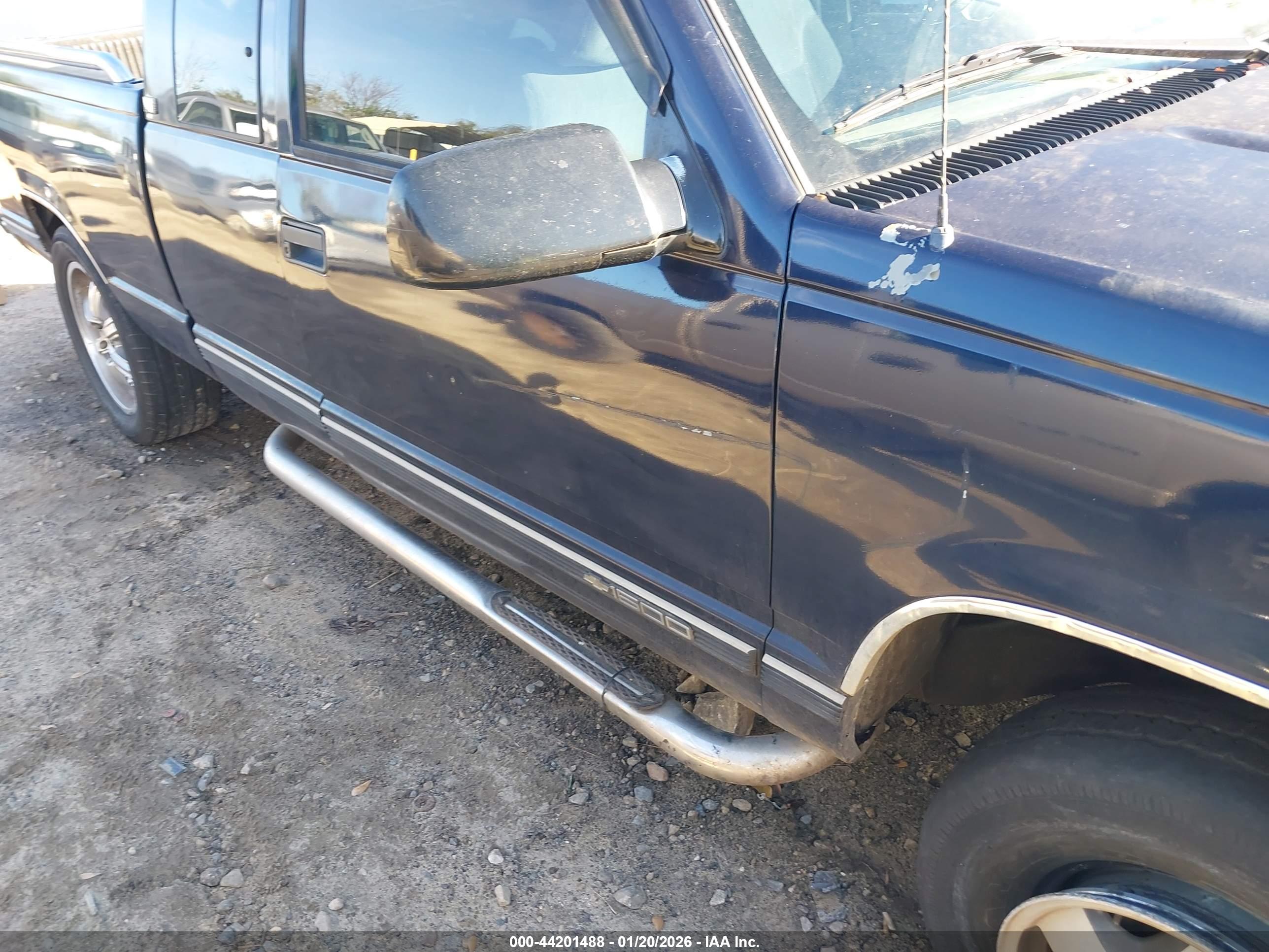 CHEVROLET GMT-400 image 6
