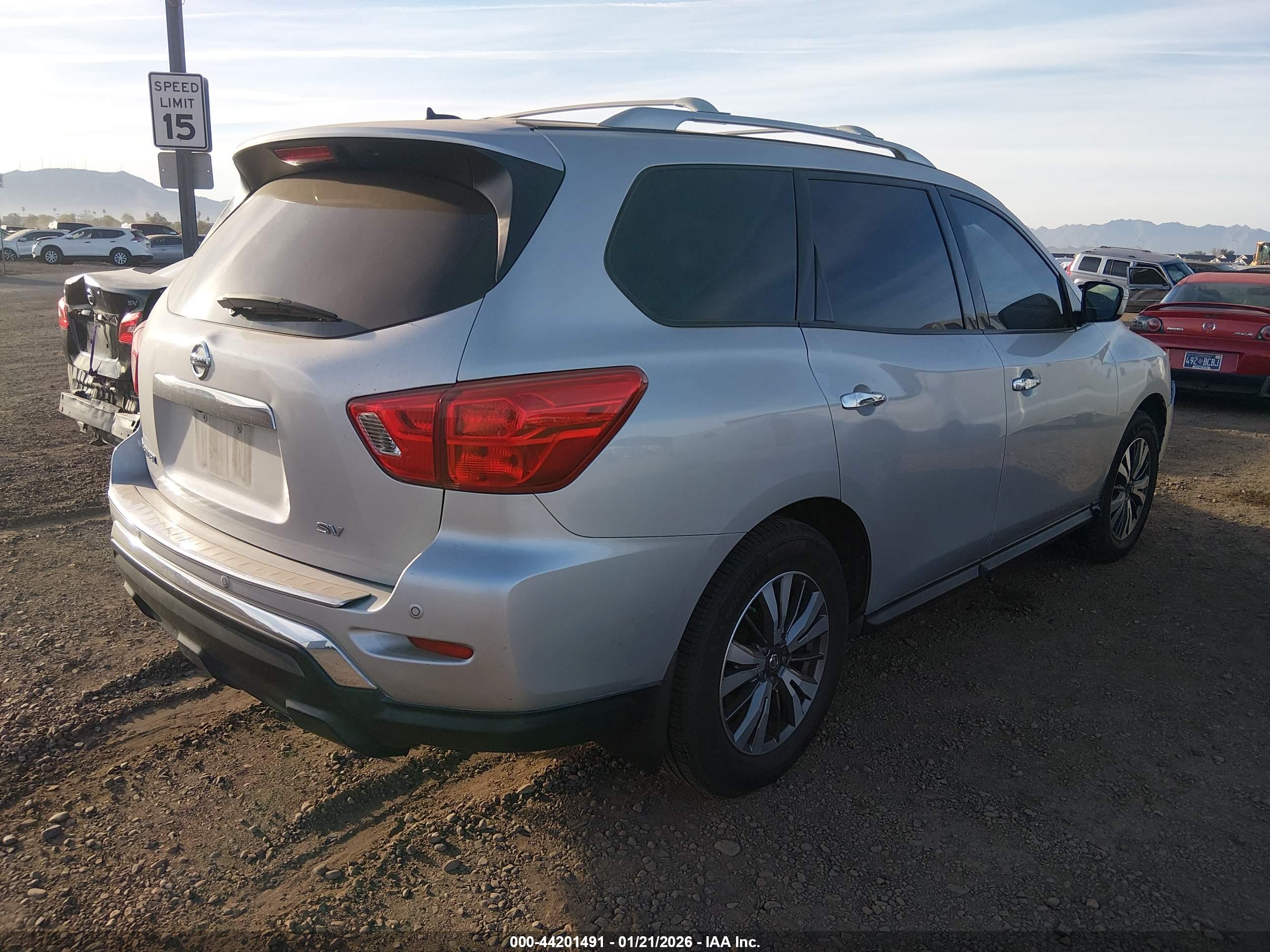 NISSAN PATHFINDER image 4