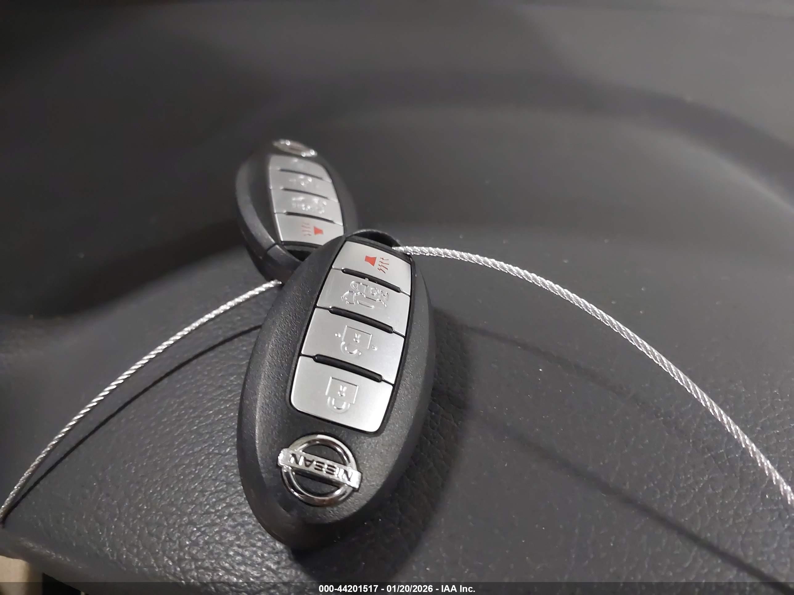 NISSAN ROGUE image 11