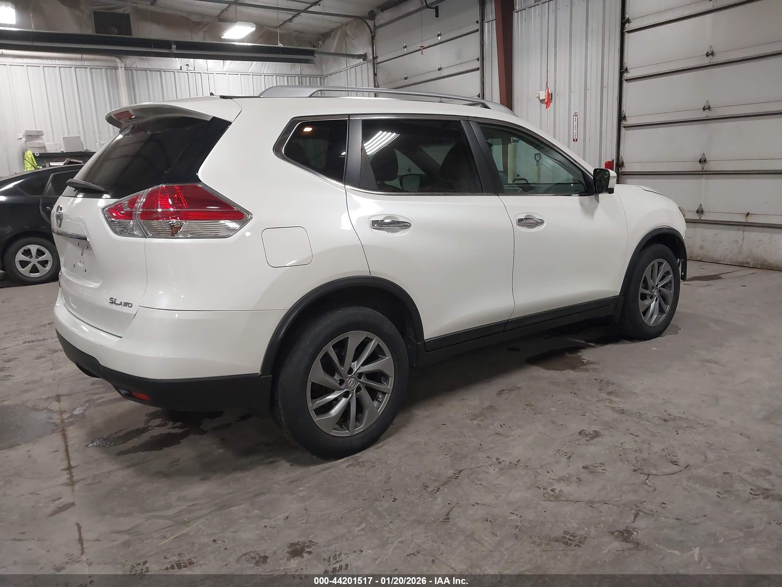 NISSAN ROGUE image 4