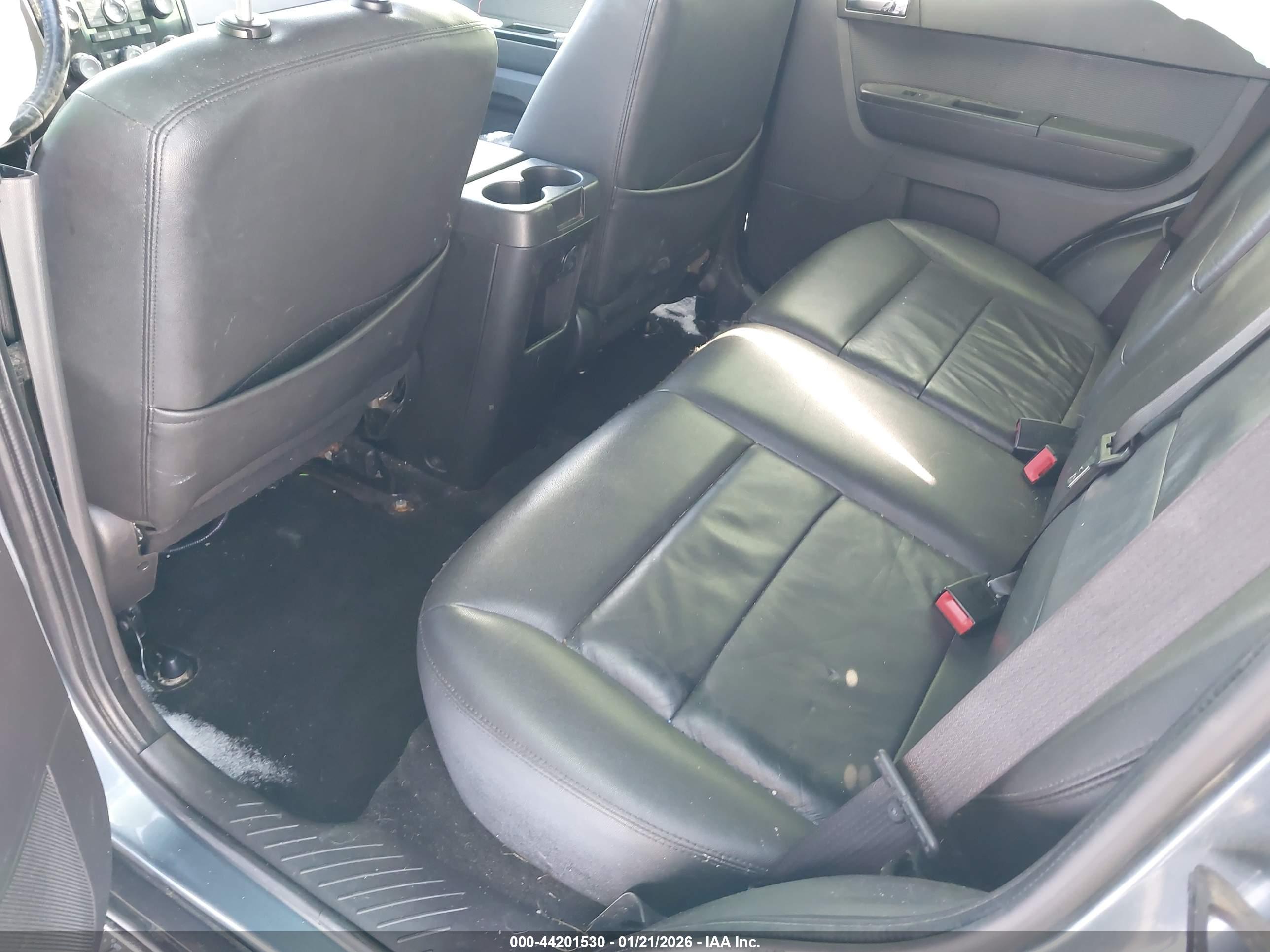 FORD ESCAPE image 8