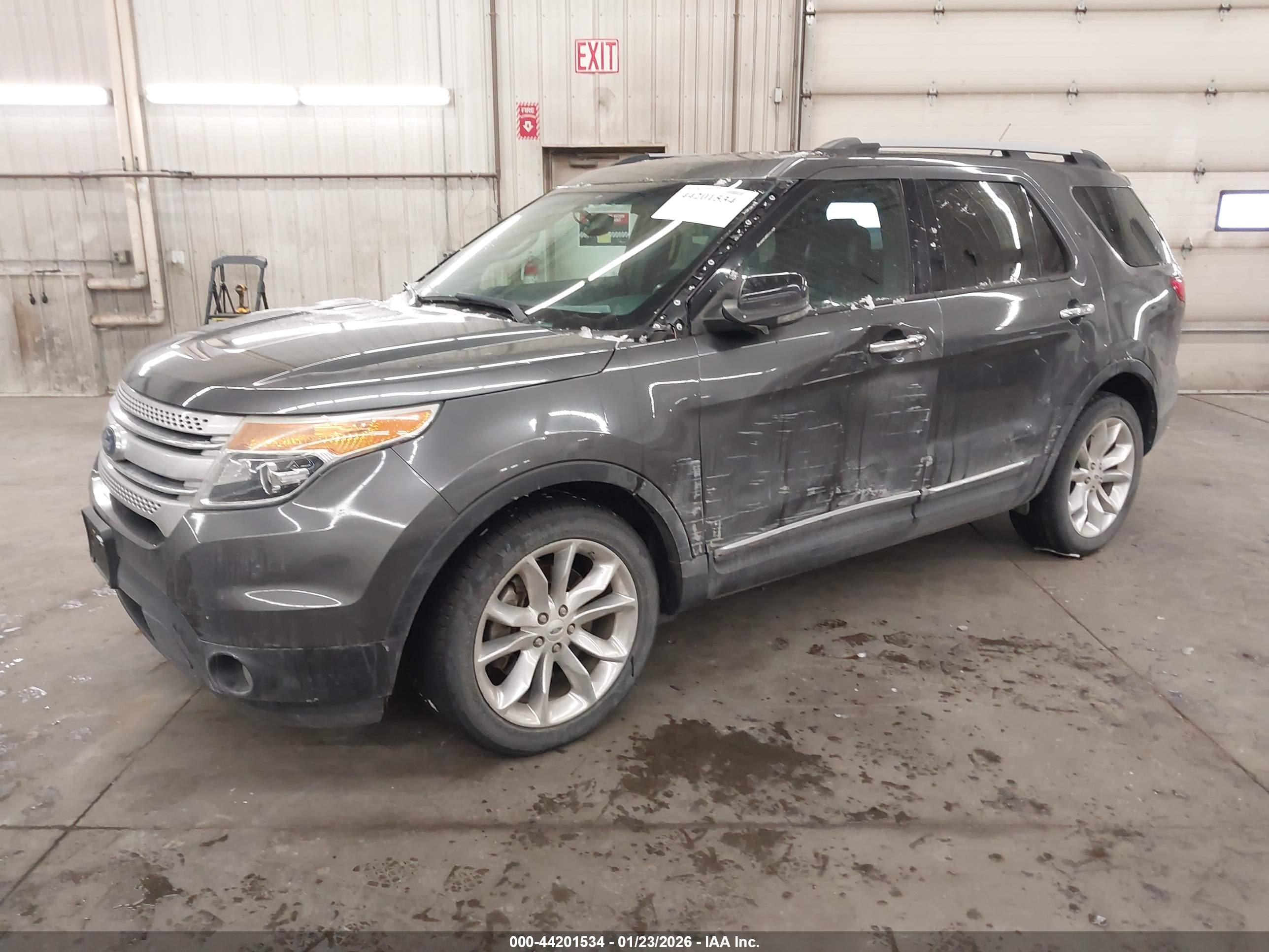 FORD EXPLORER image 2