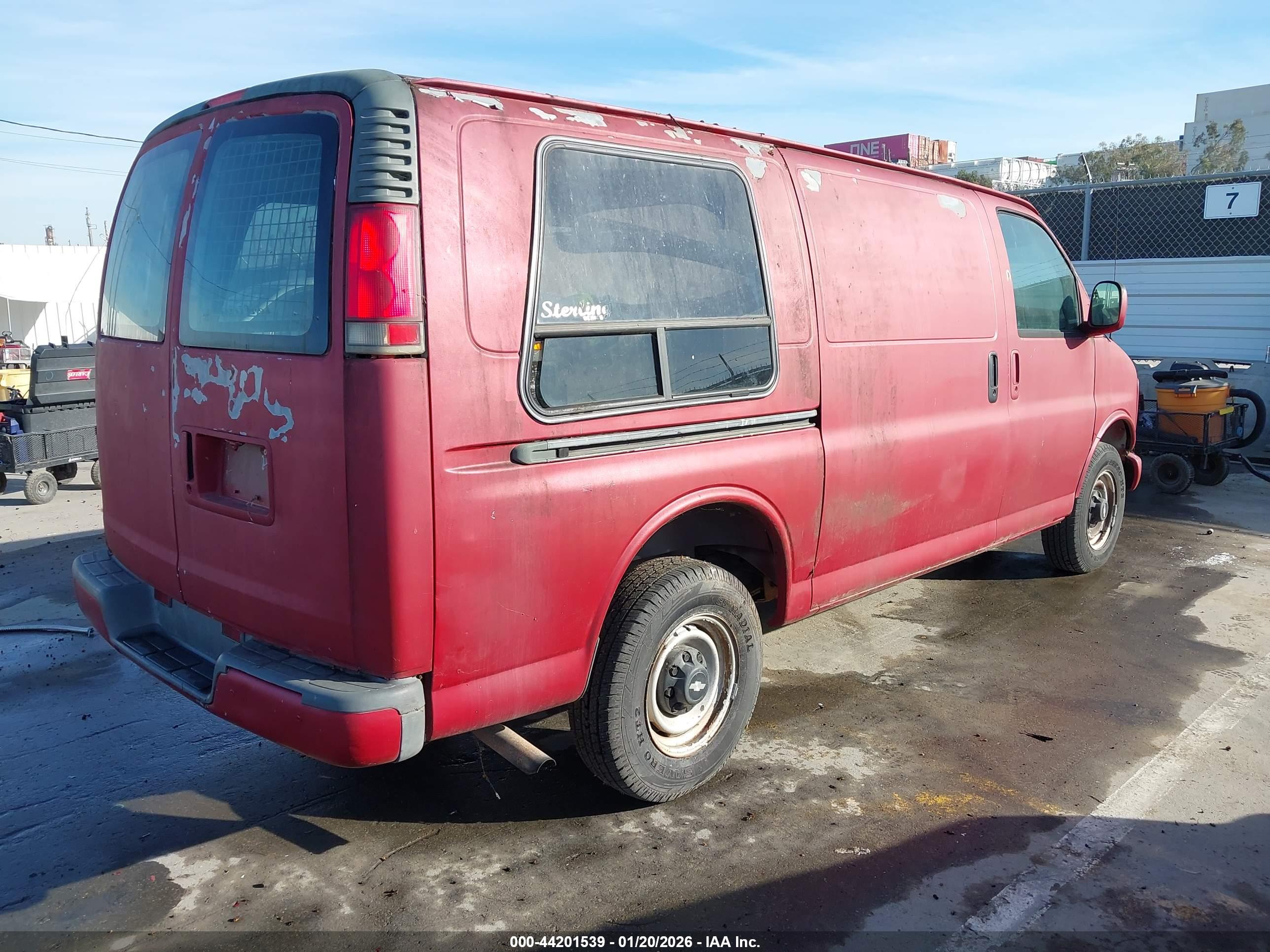 CHEVROLET EXPRESS image 4