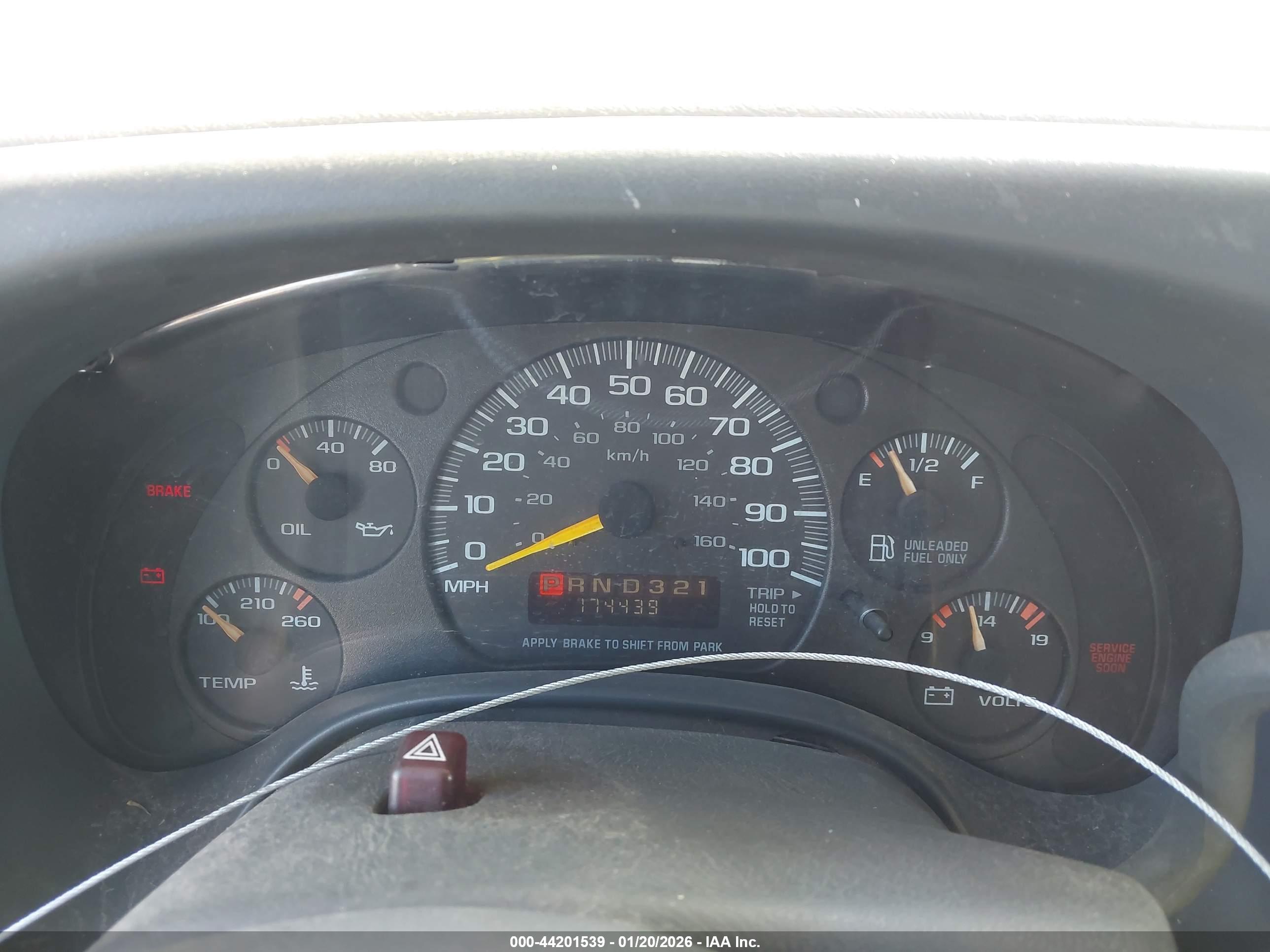 CHEVROLET EXPRESS image 7