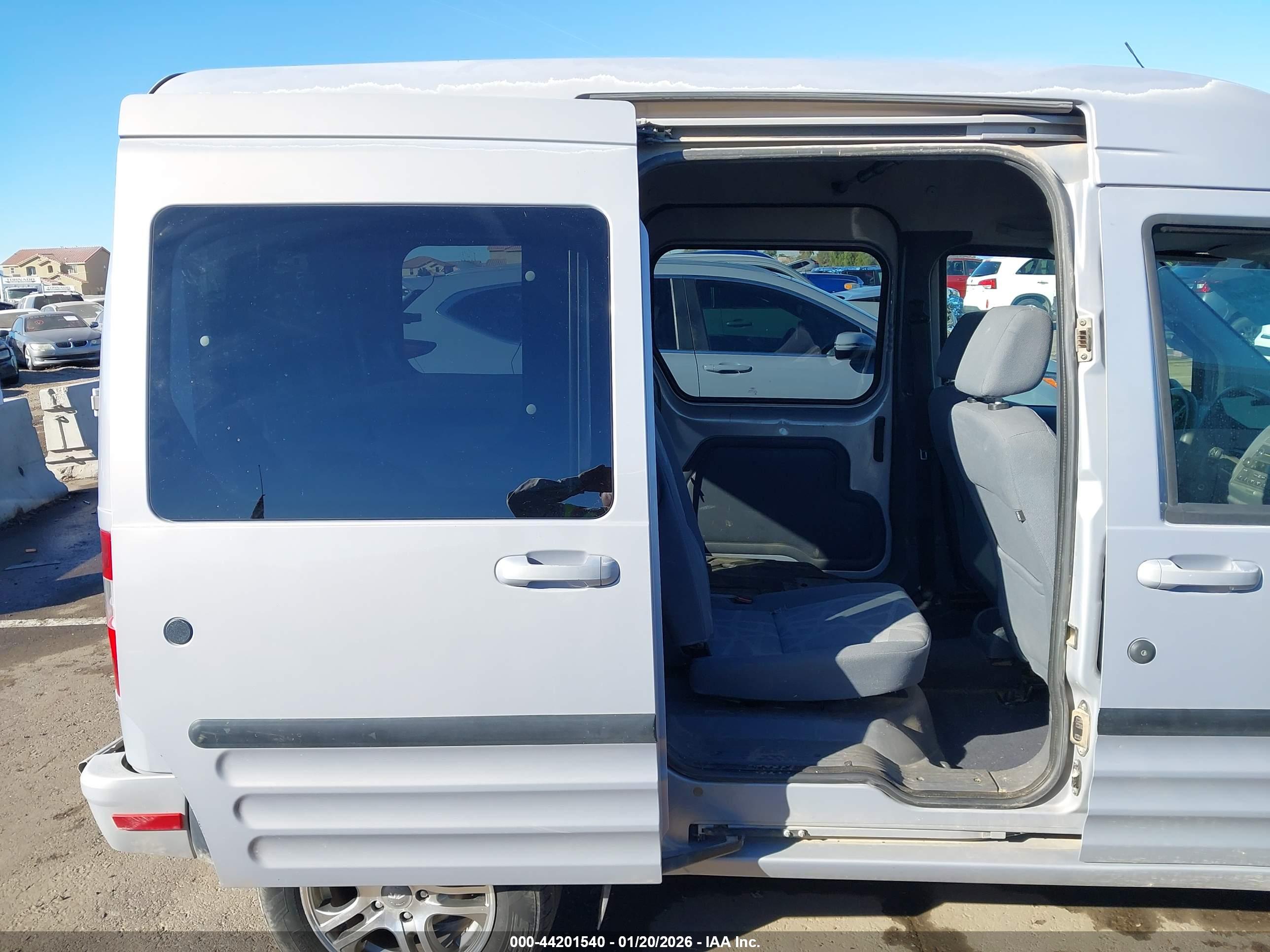 FORD TRANSIT image 8