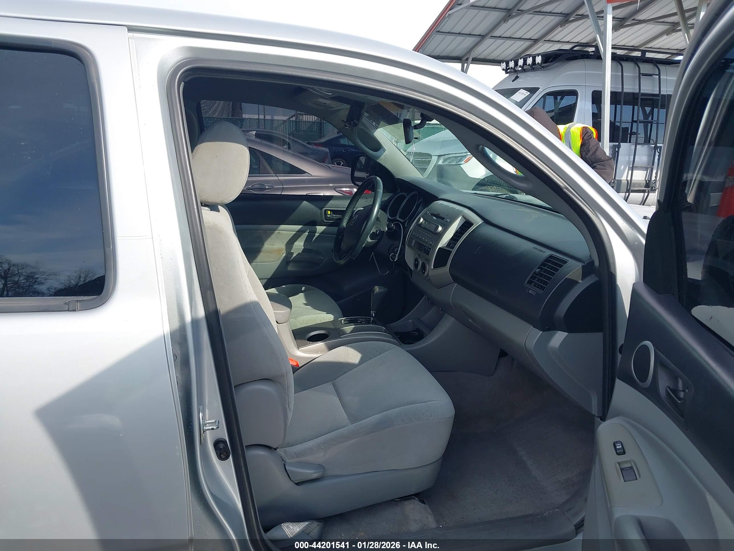TOYOTA TACOMA image 5