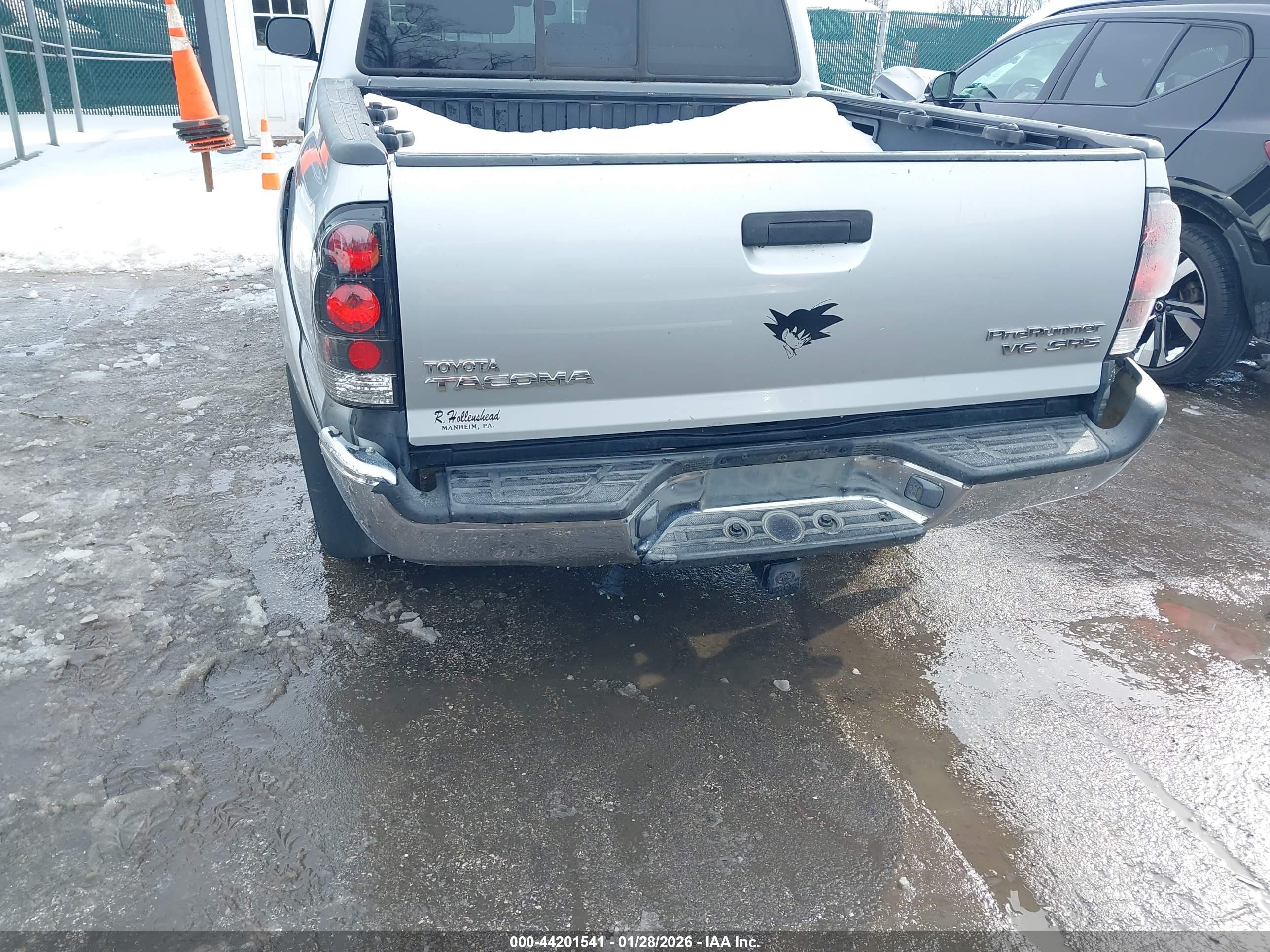 TOYOTA TACOMA image 6