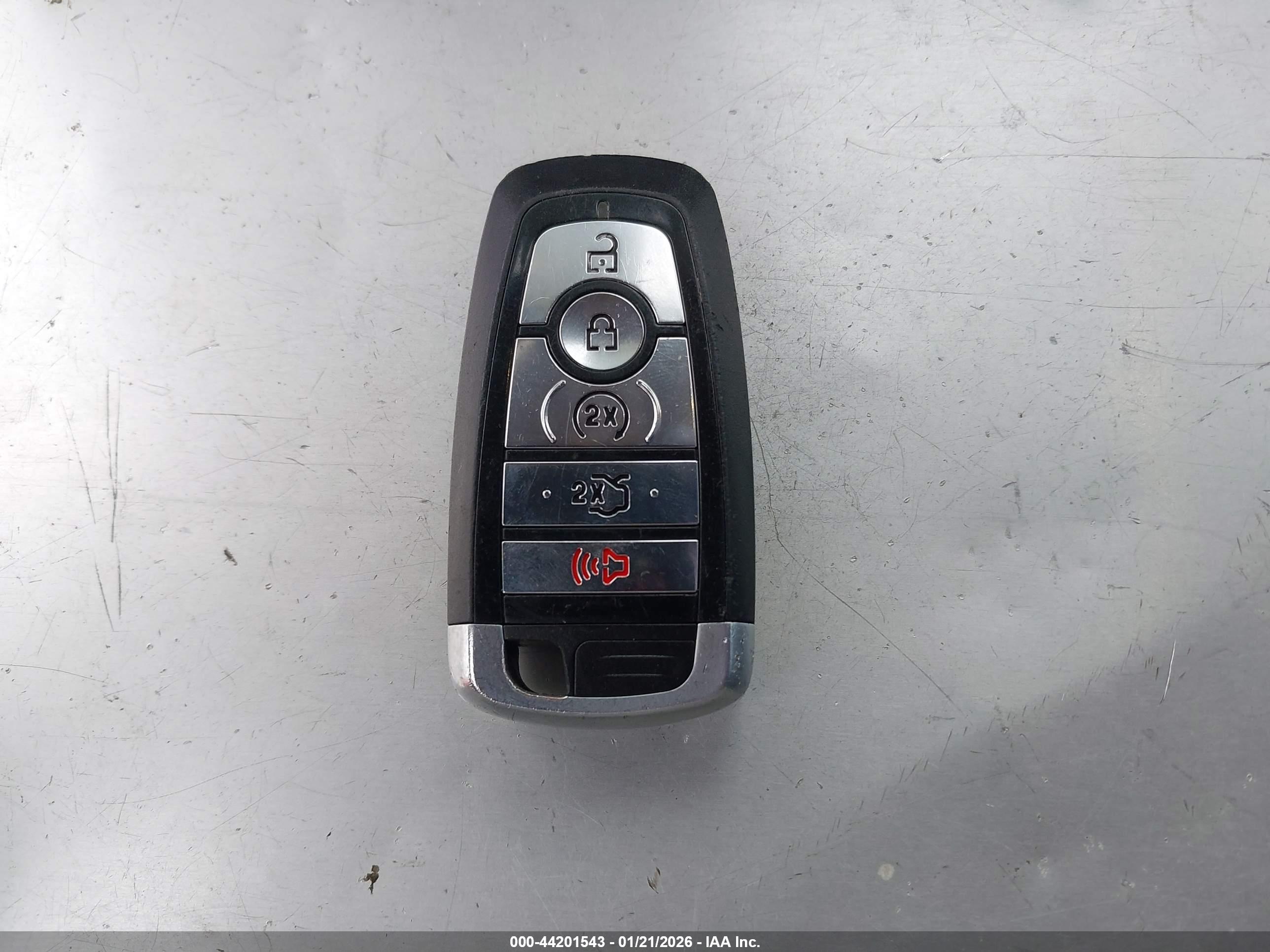 FORD FUSION image 11