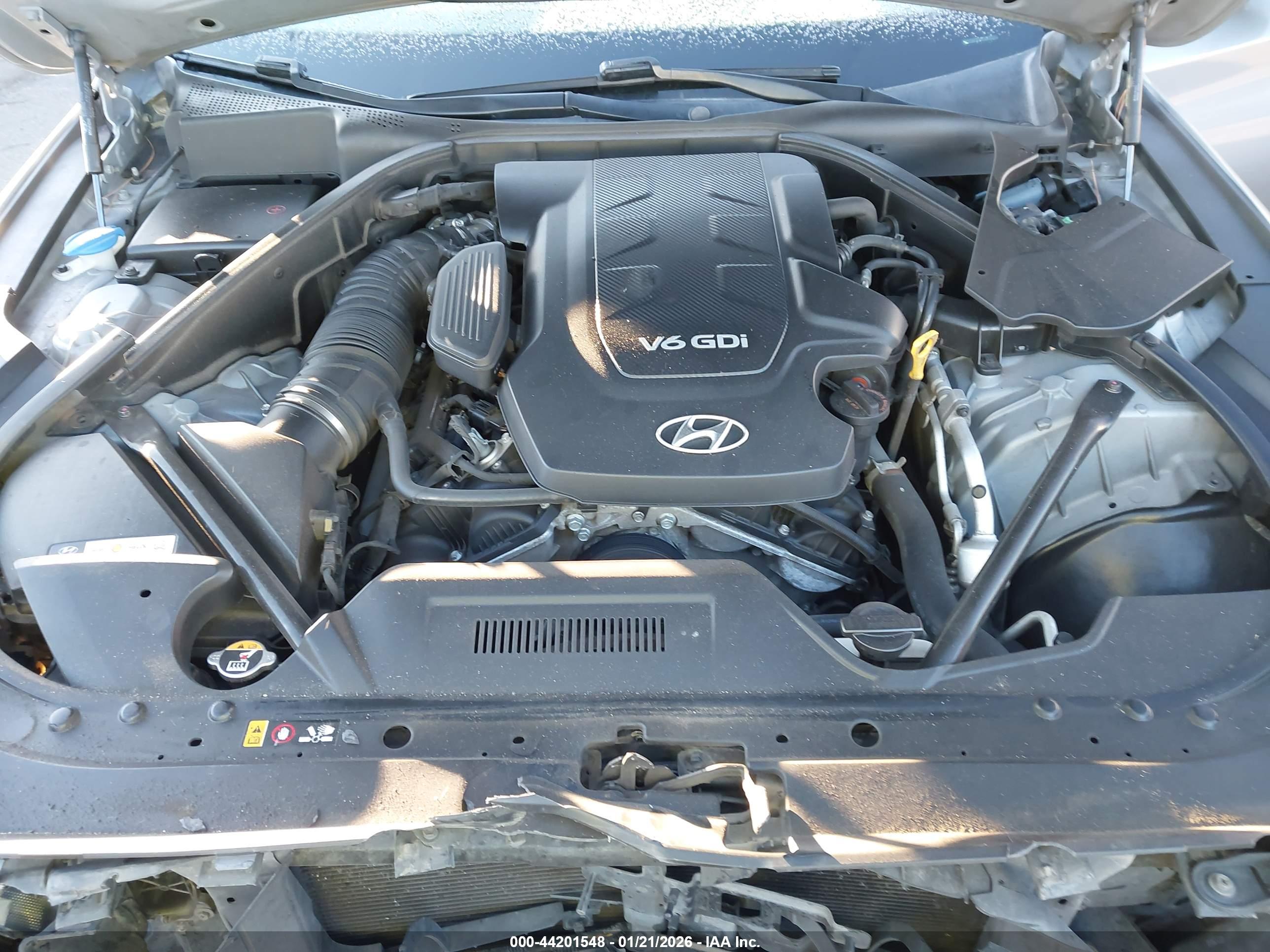 HYUNDAI GENESIS image 10
