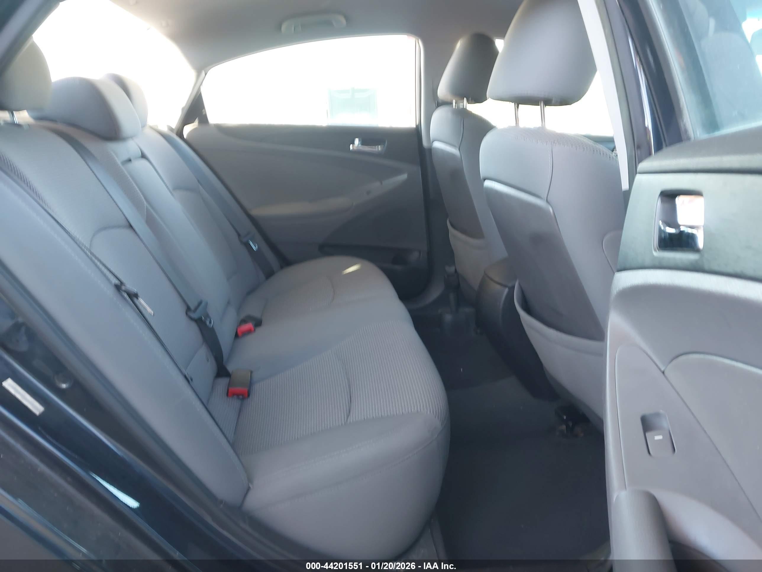 HYUNDAI SONATA image 8
