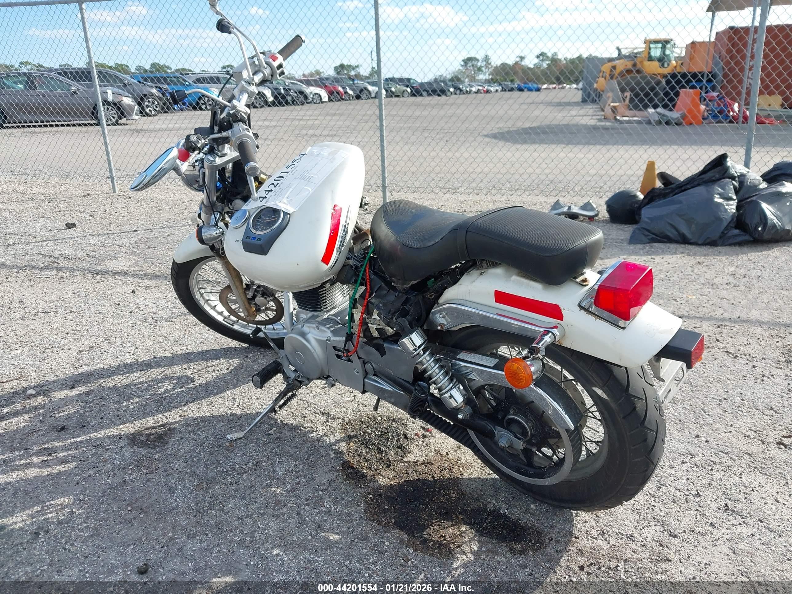 SUZUKI LS650 image 3