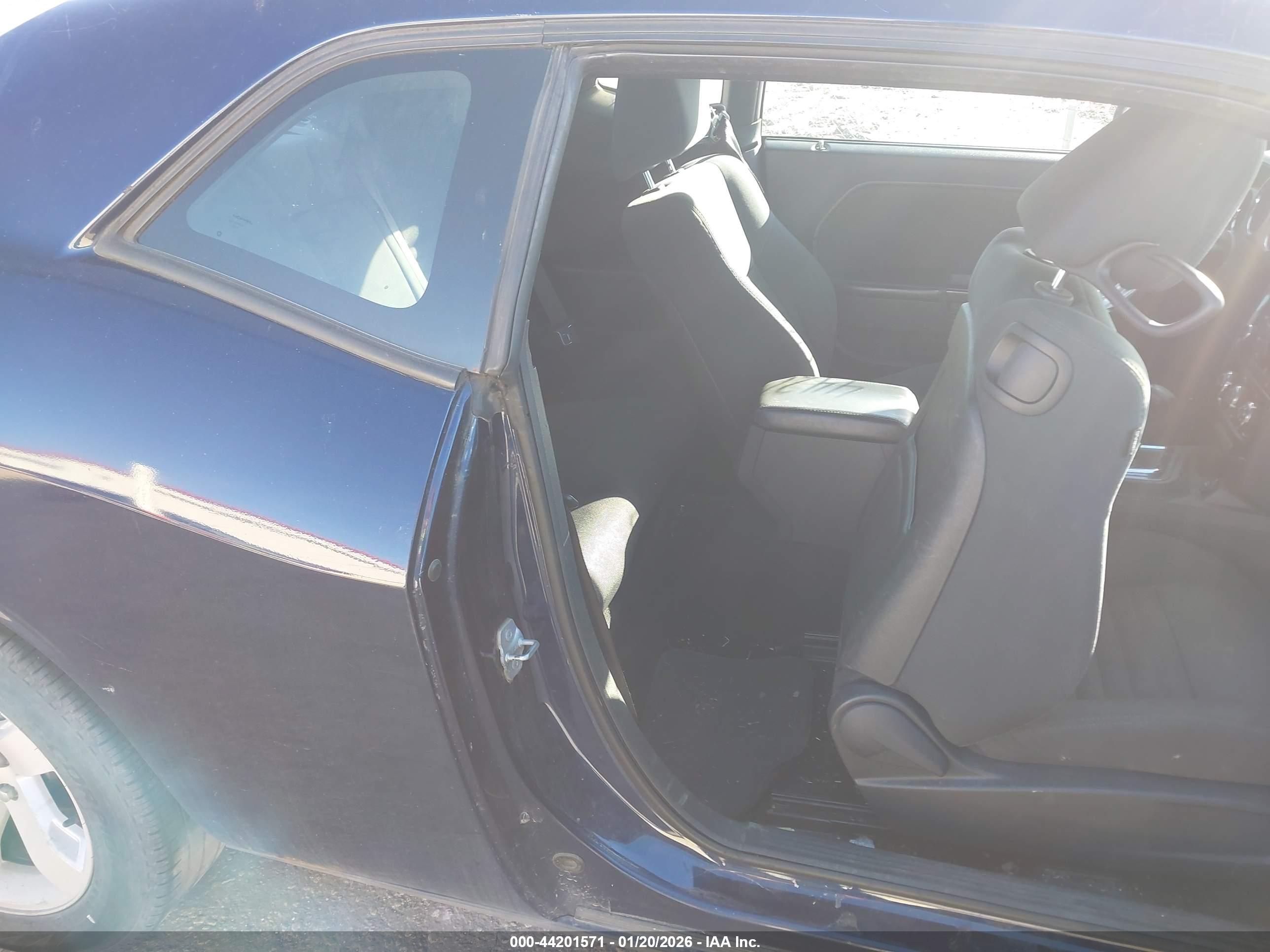 DODGE CHALLENGER image 8