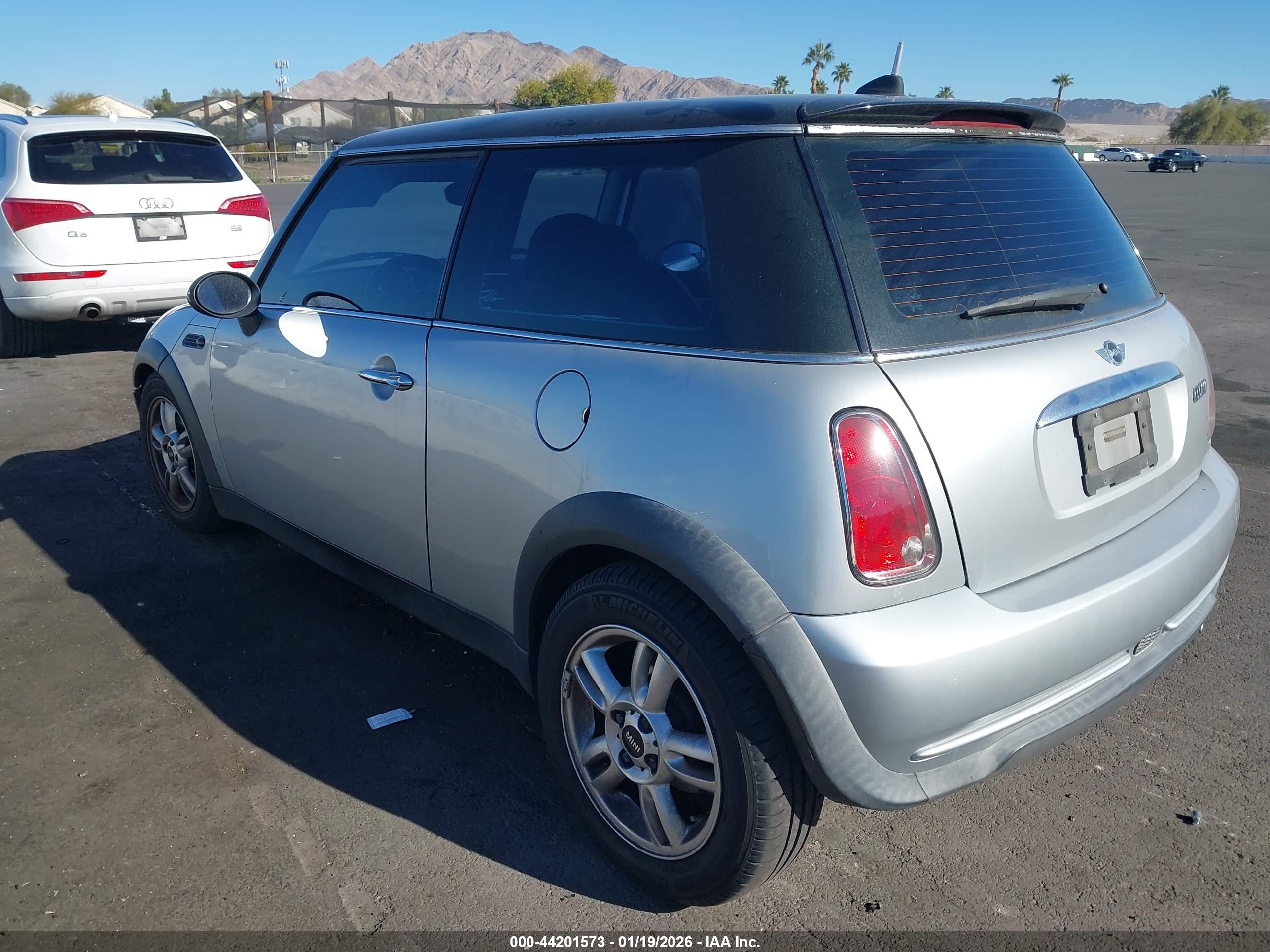 MINI COOPER image 3