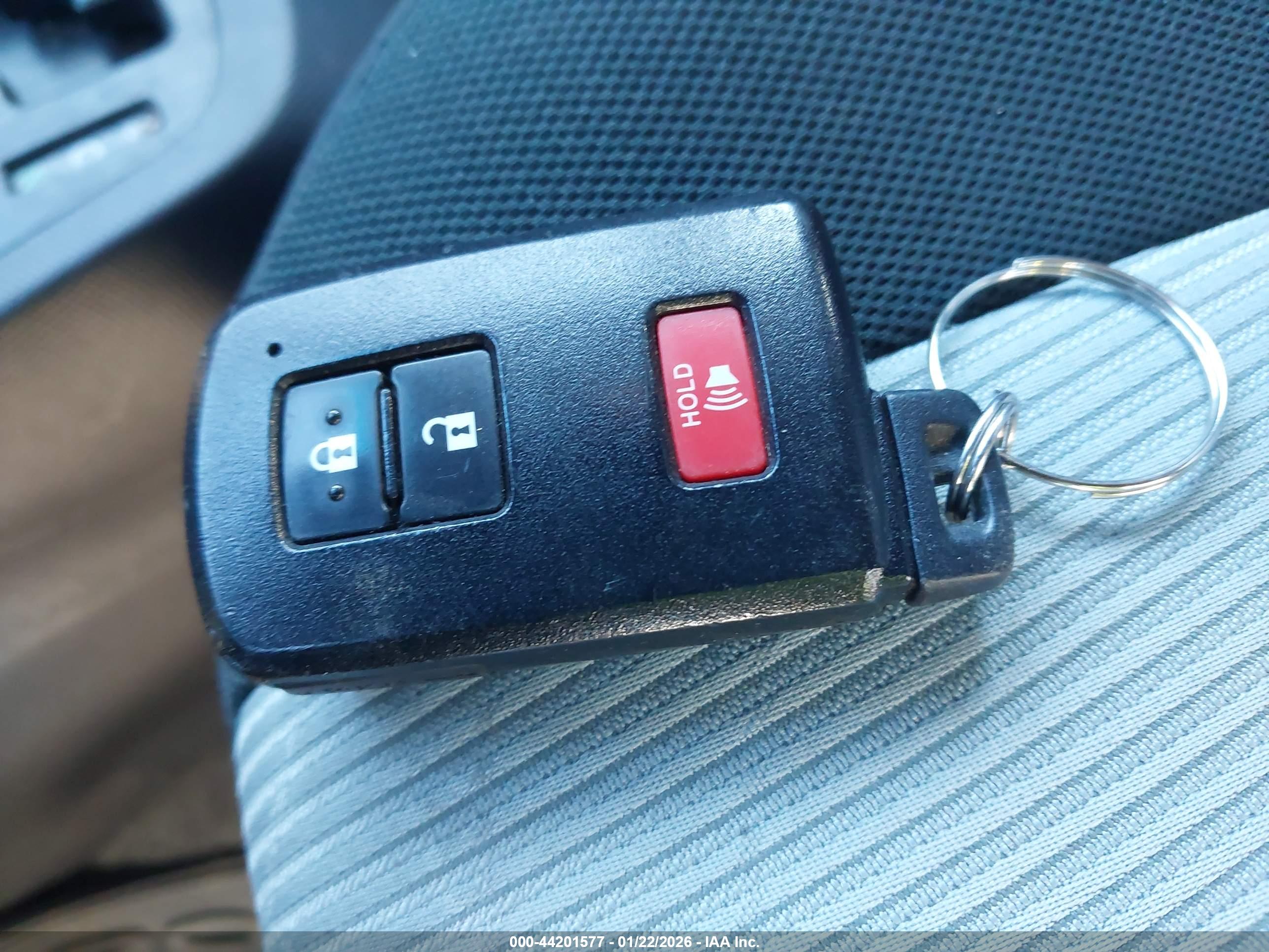 TOYOTA PRIUS image 11