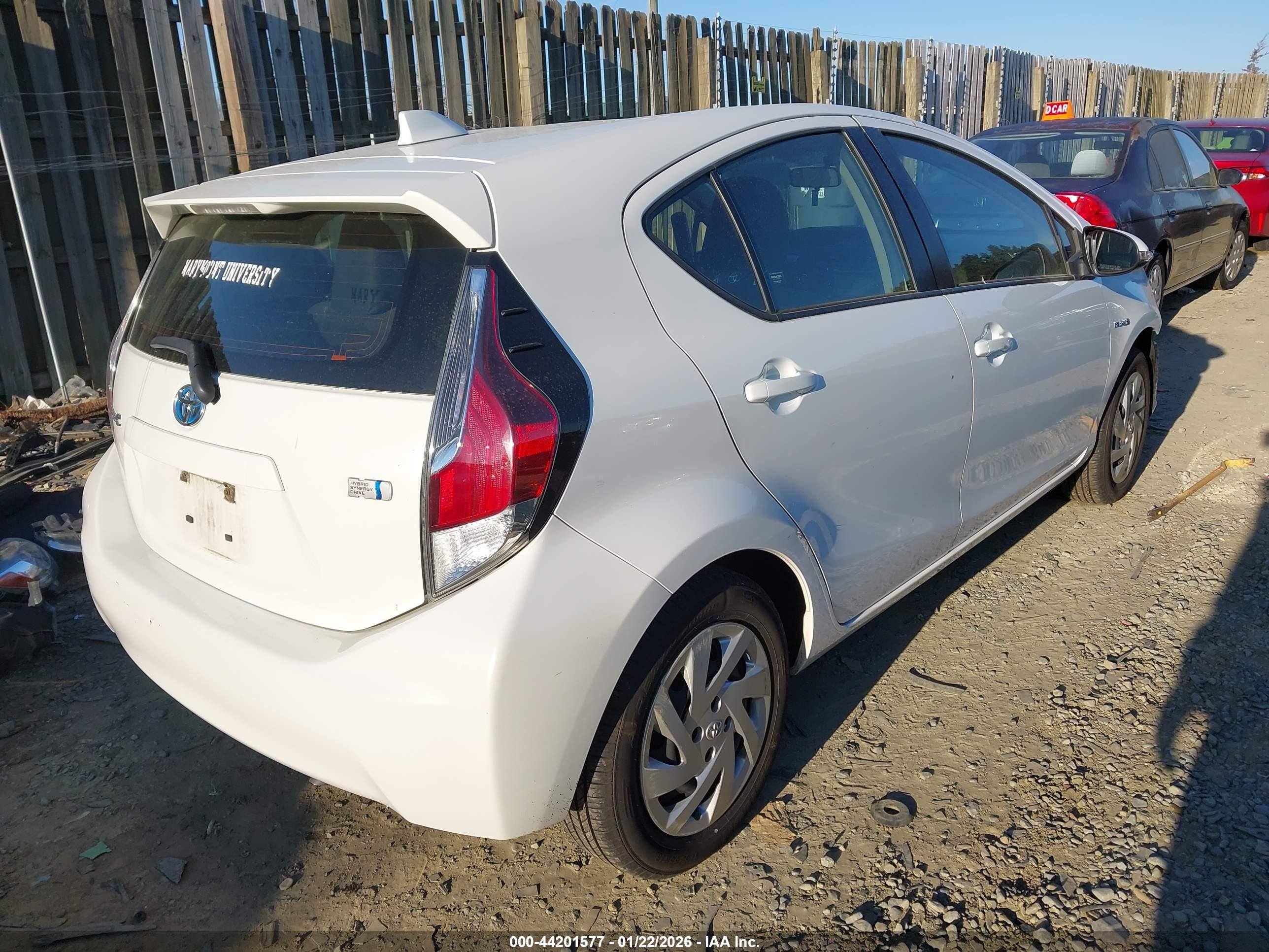 TOYOTA PRIUS image 4