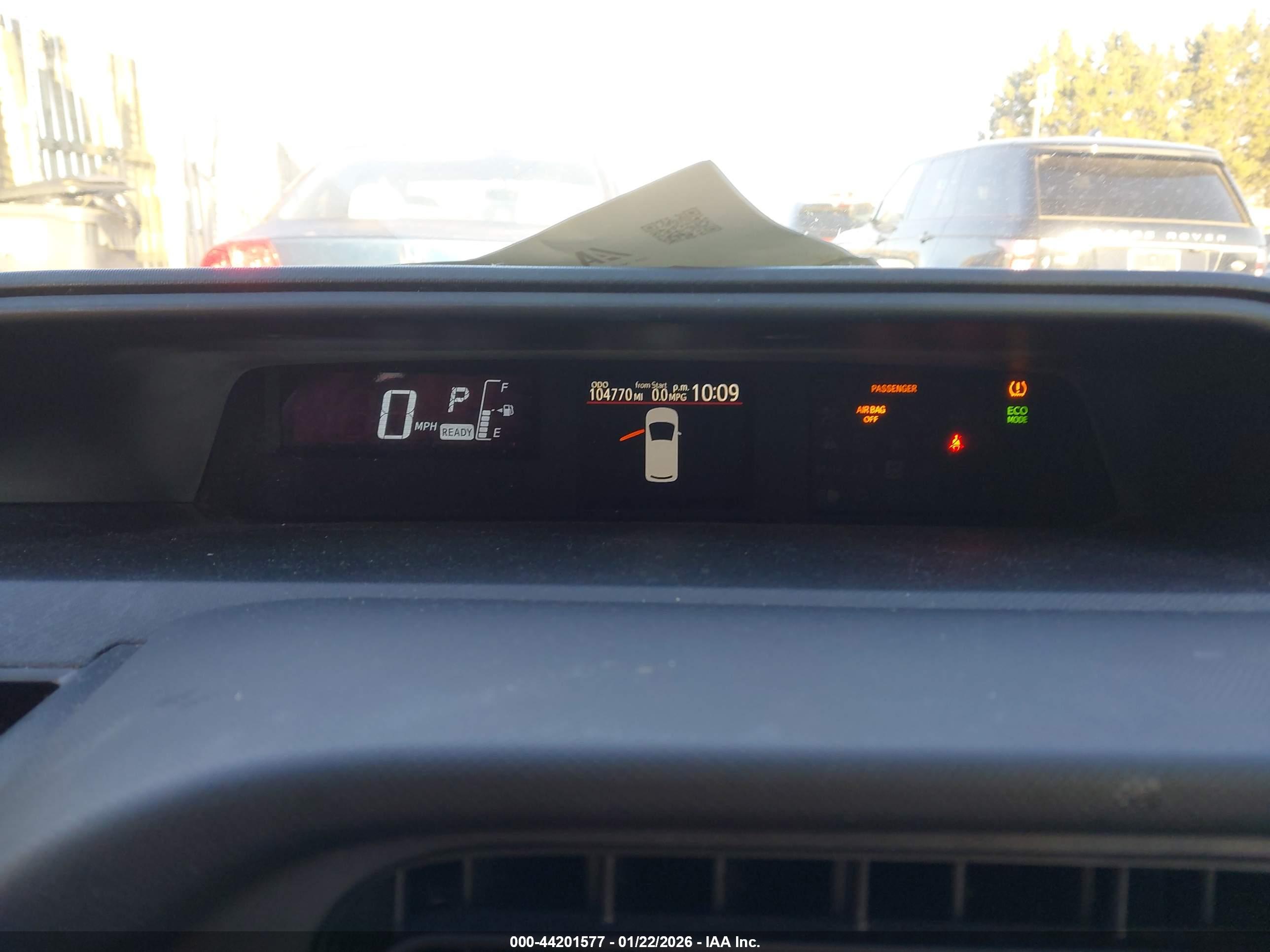 TOYOTA PRIUS image 7
