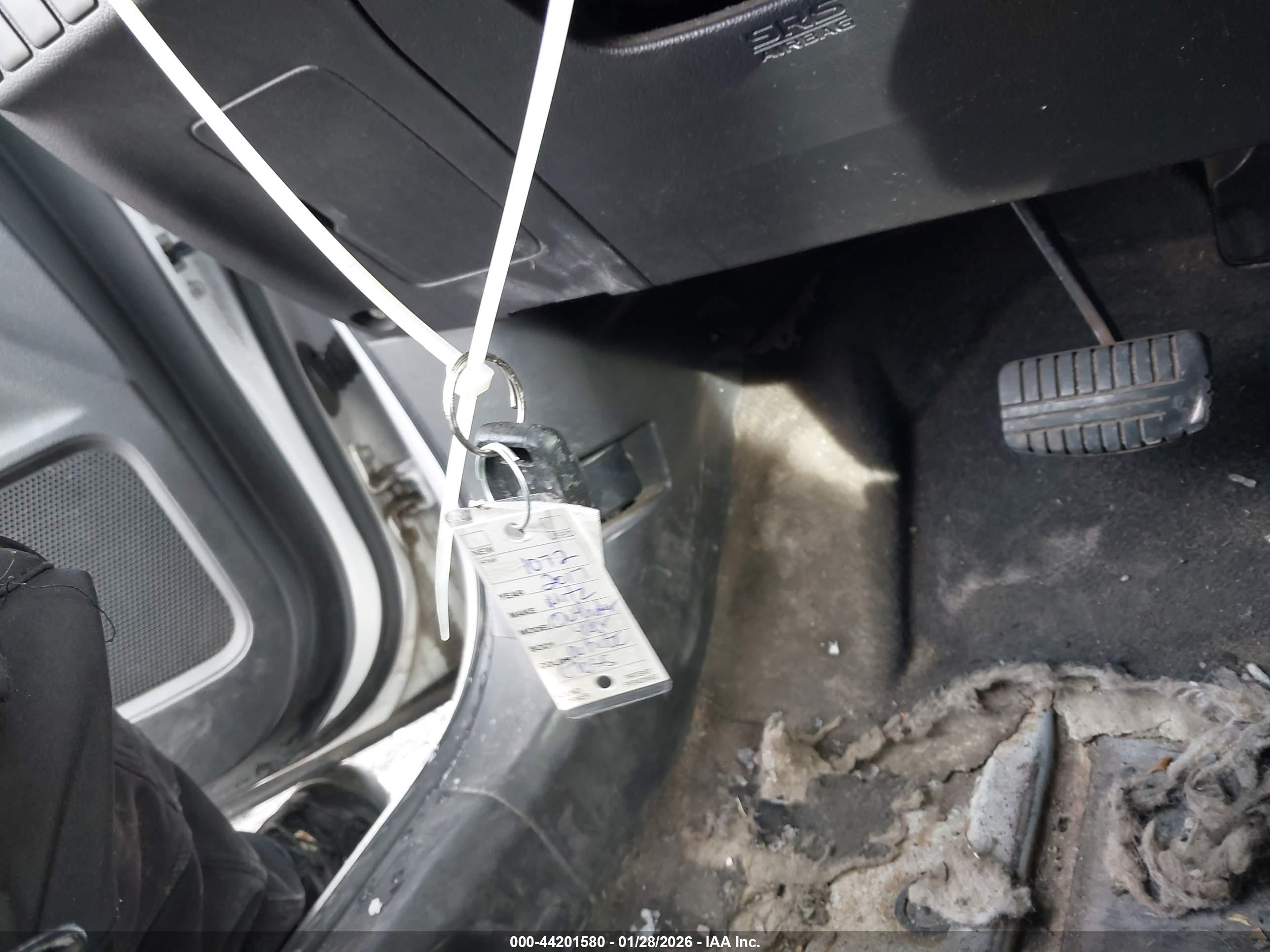 MITSUBISHI OUTLANDER image 11