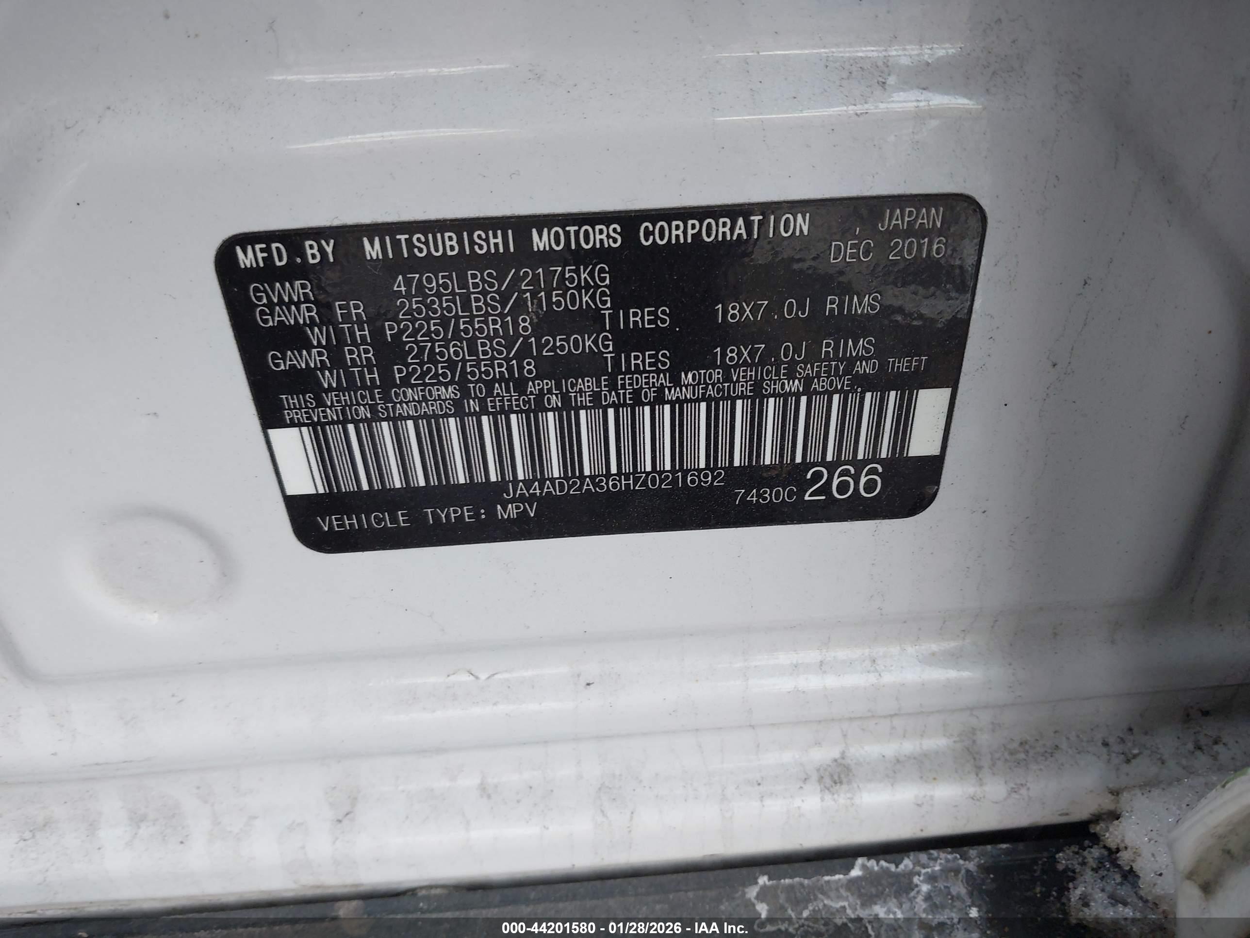 MITSUBISHI OUTLANDER image 9