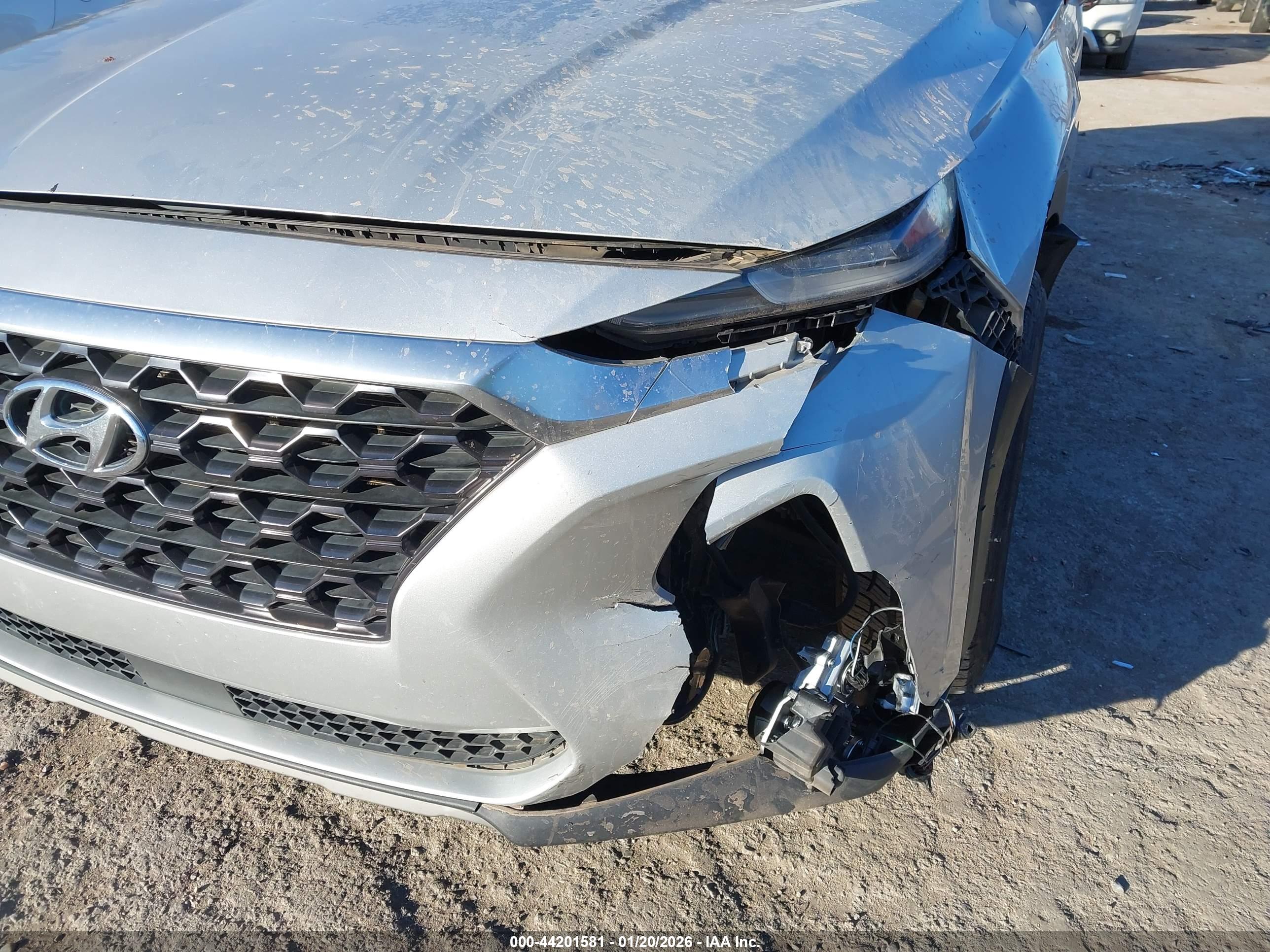 HYUNDAI SANTA image 6