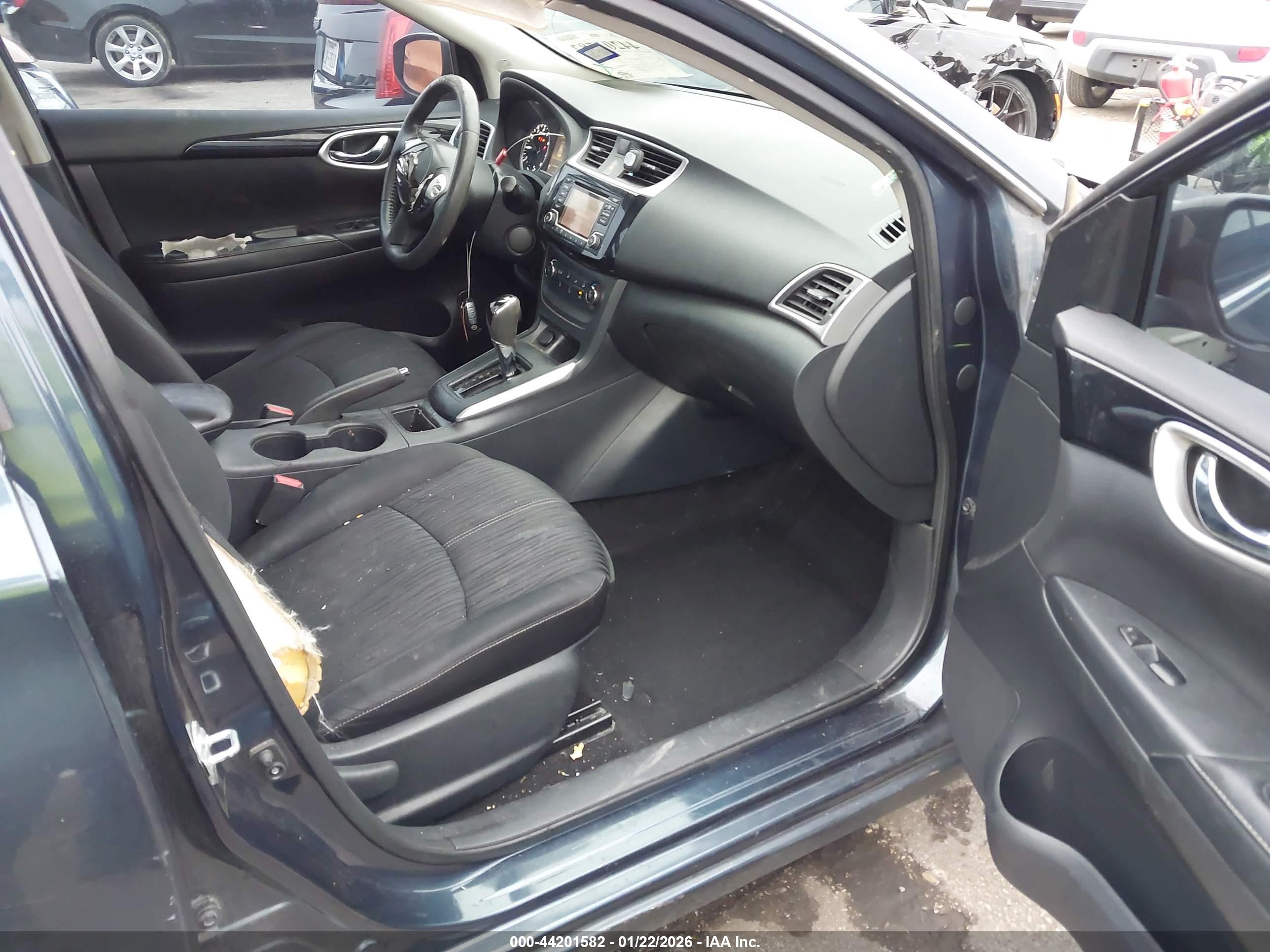 NISSAN SENTRA image 5