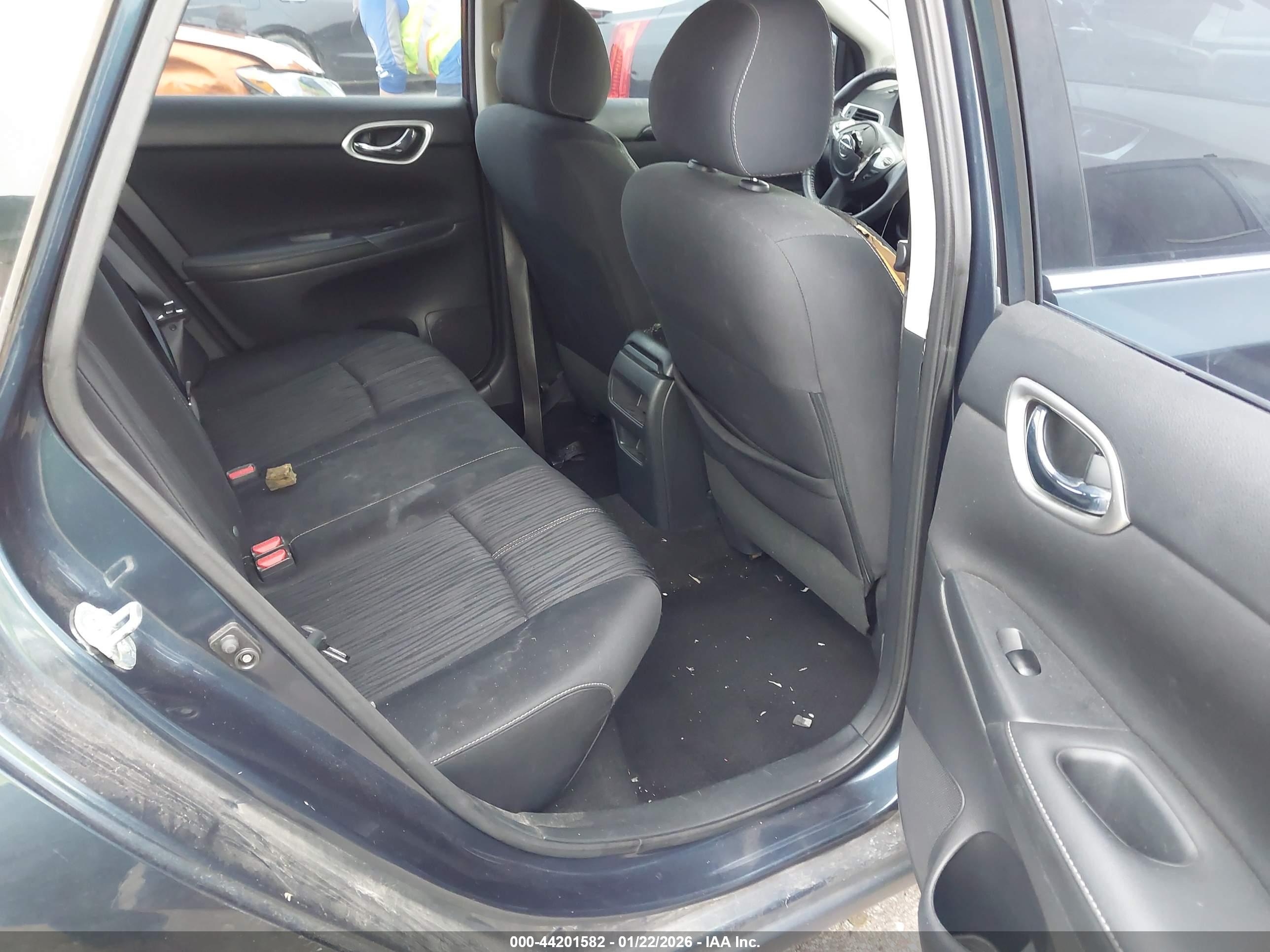 NISSAN SENTRA image 8