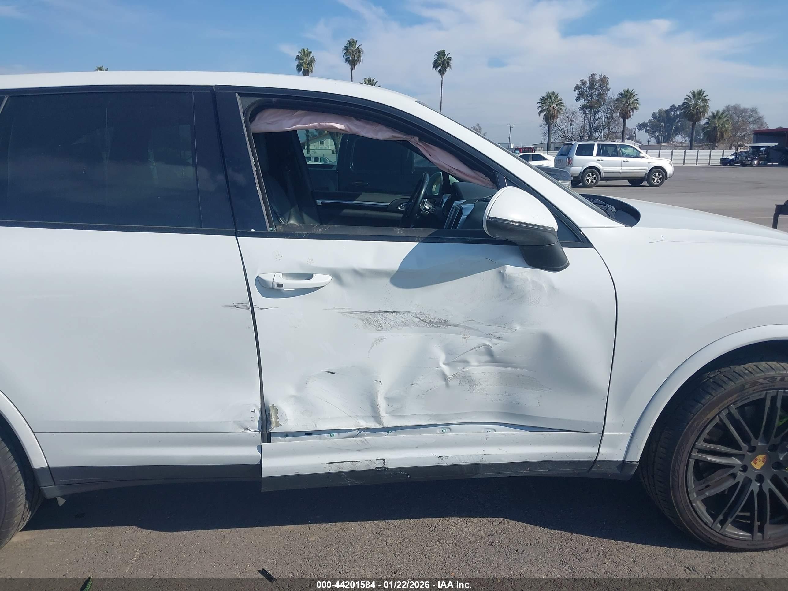 PORSCHE CAYENNE image 6