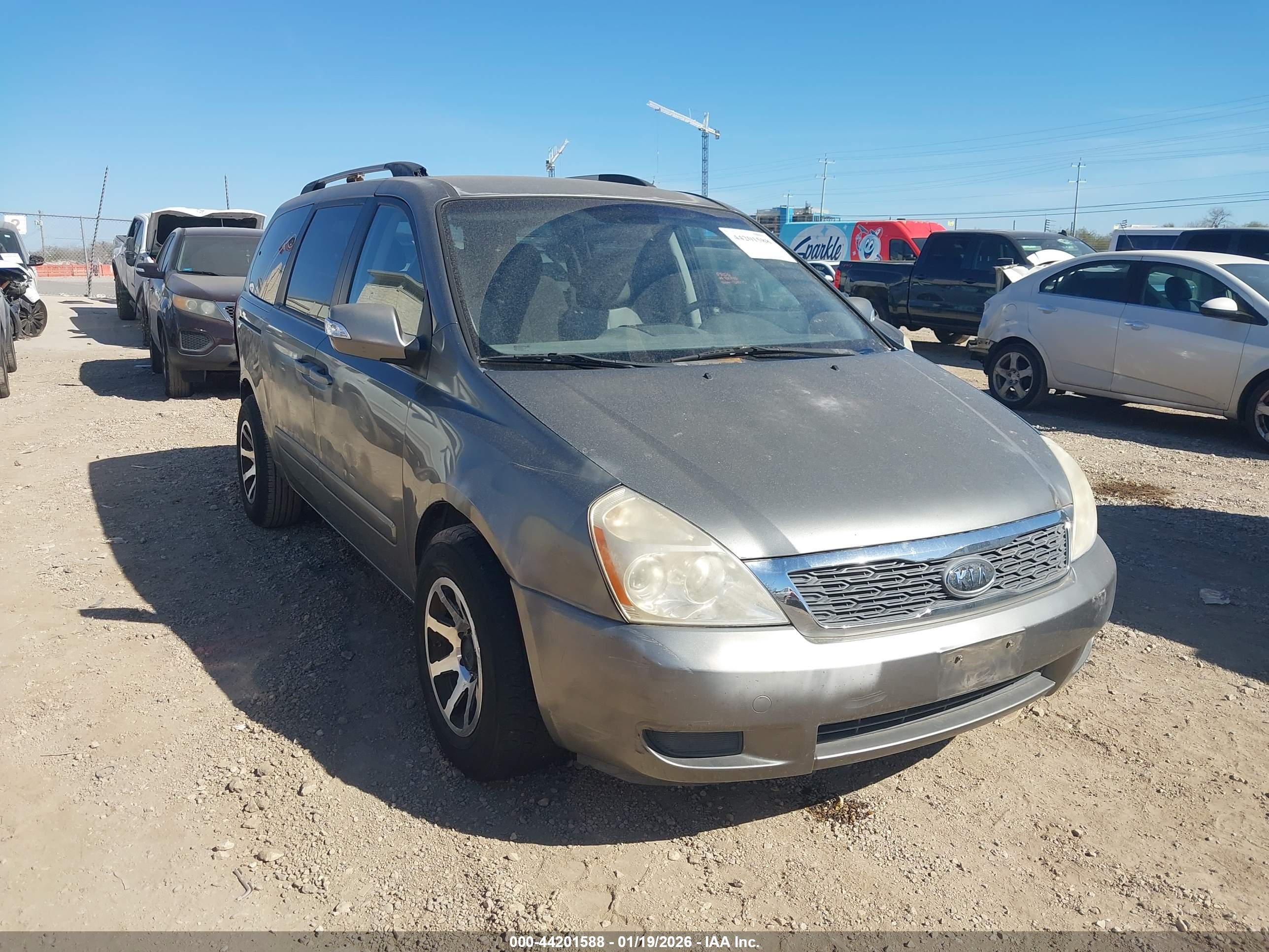 KIA SEDONA image 6