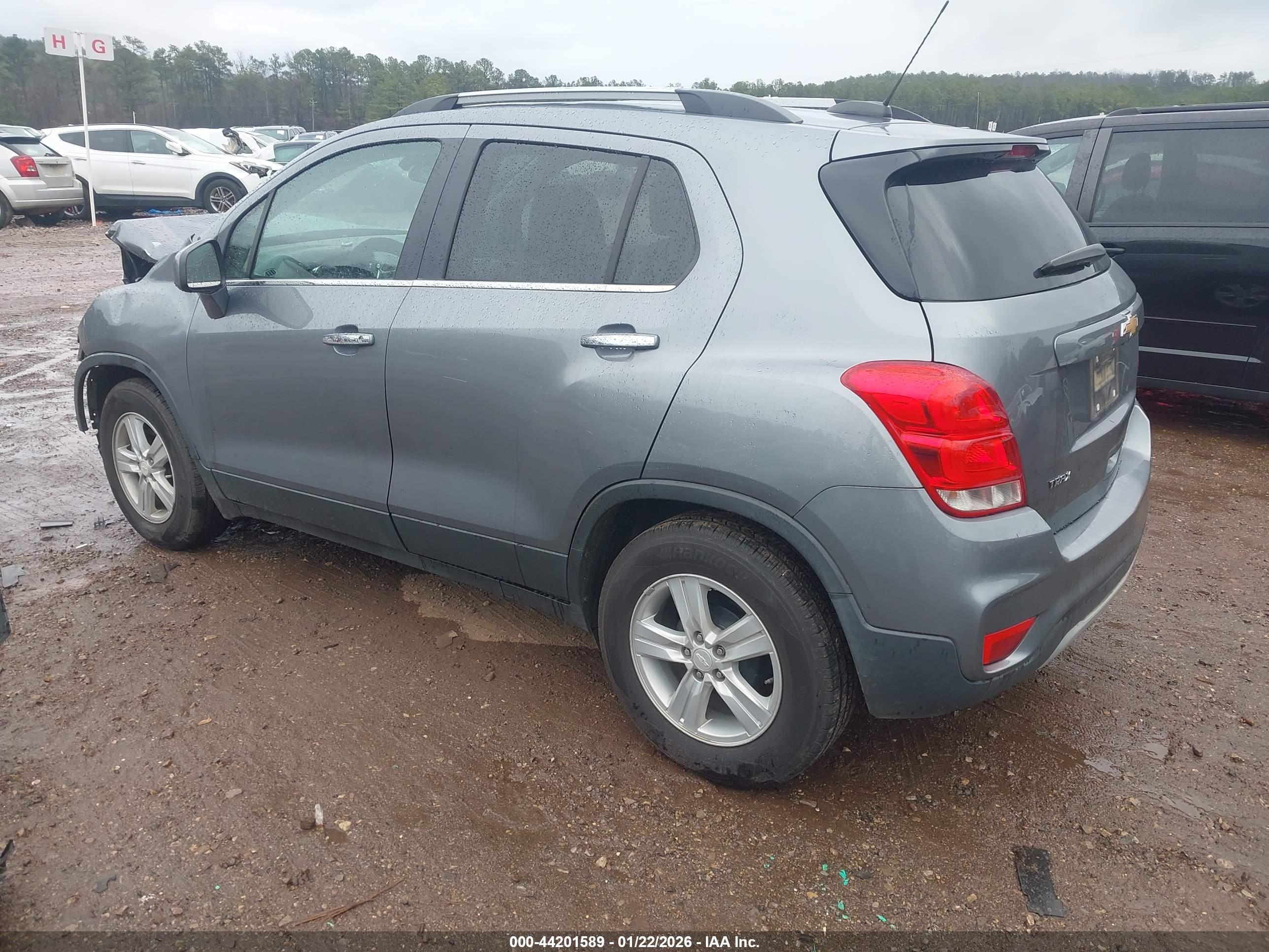 CHEVROLET TRAX image 3