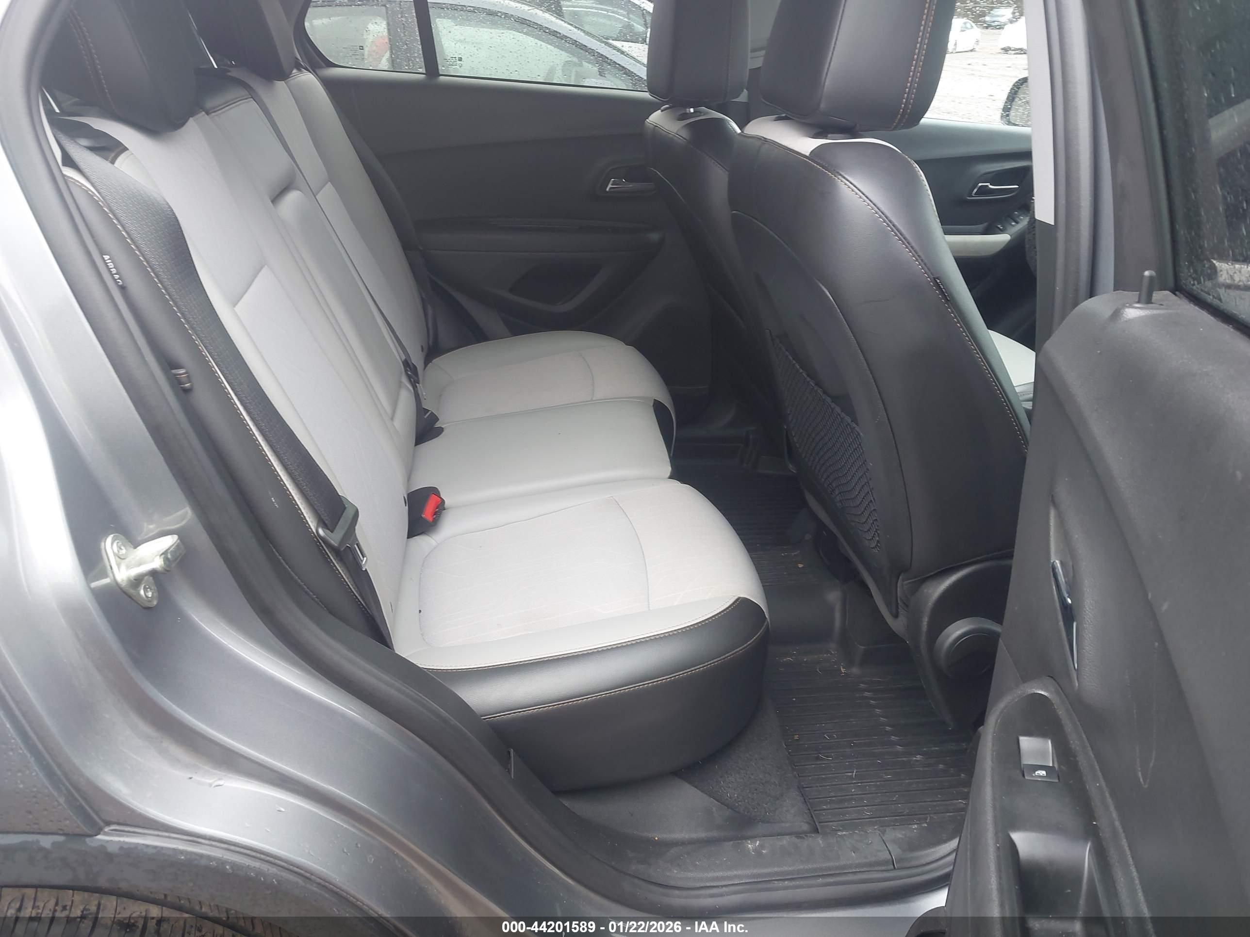 CHEVROLET TRAX image 8