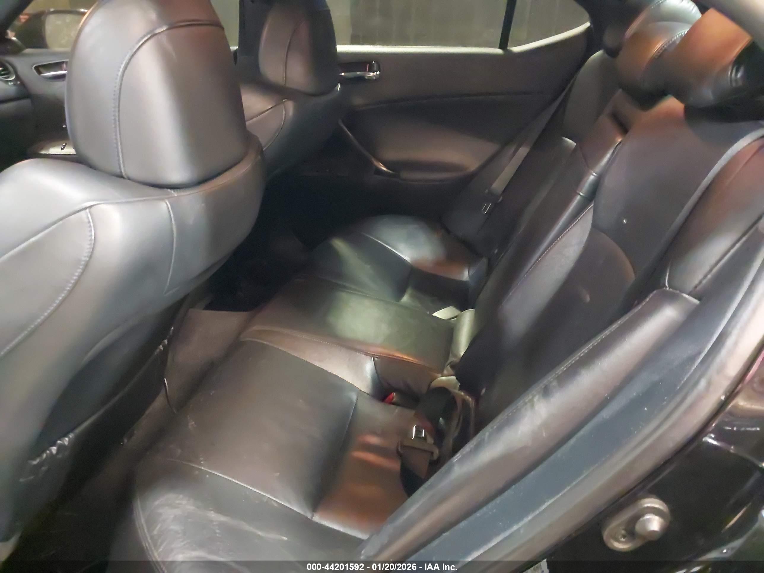 LEXUS IS image 8