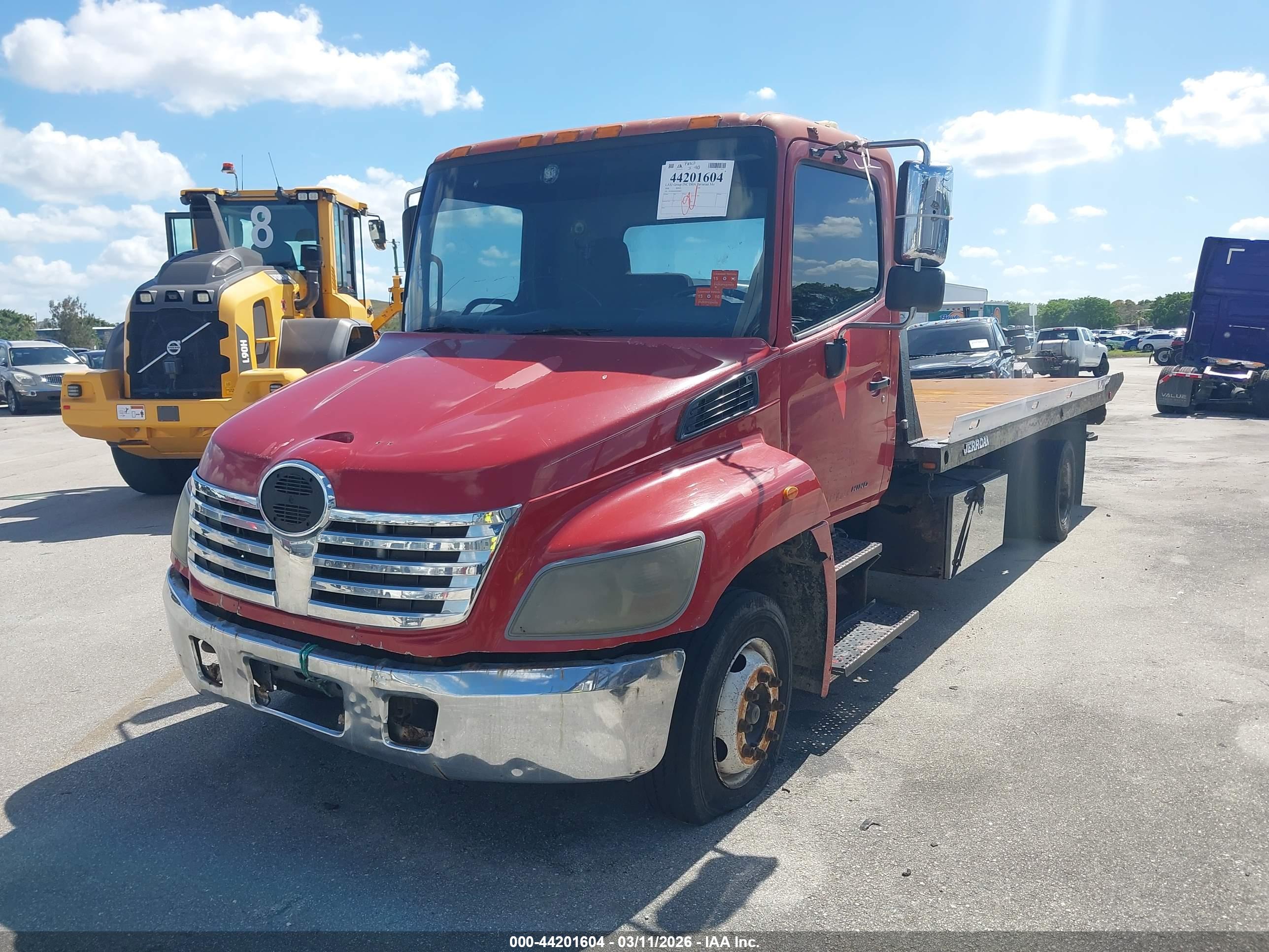 HINO 258 image 2