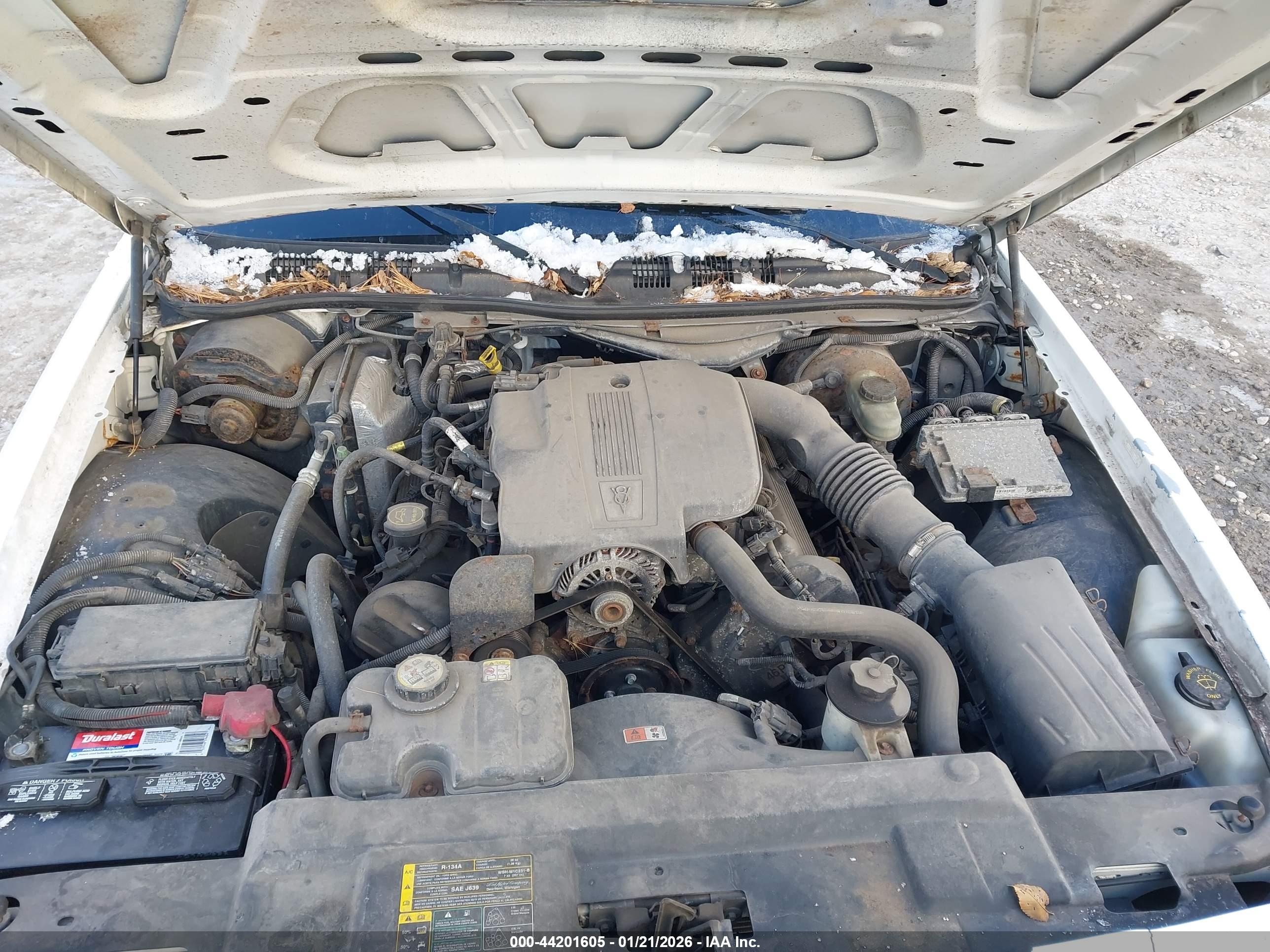 FORD CROWN image 10