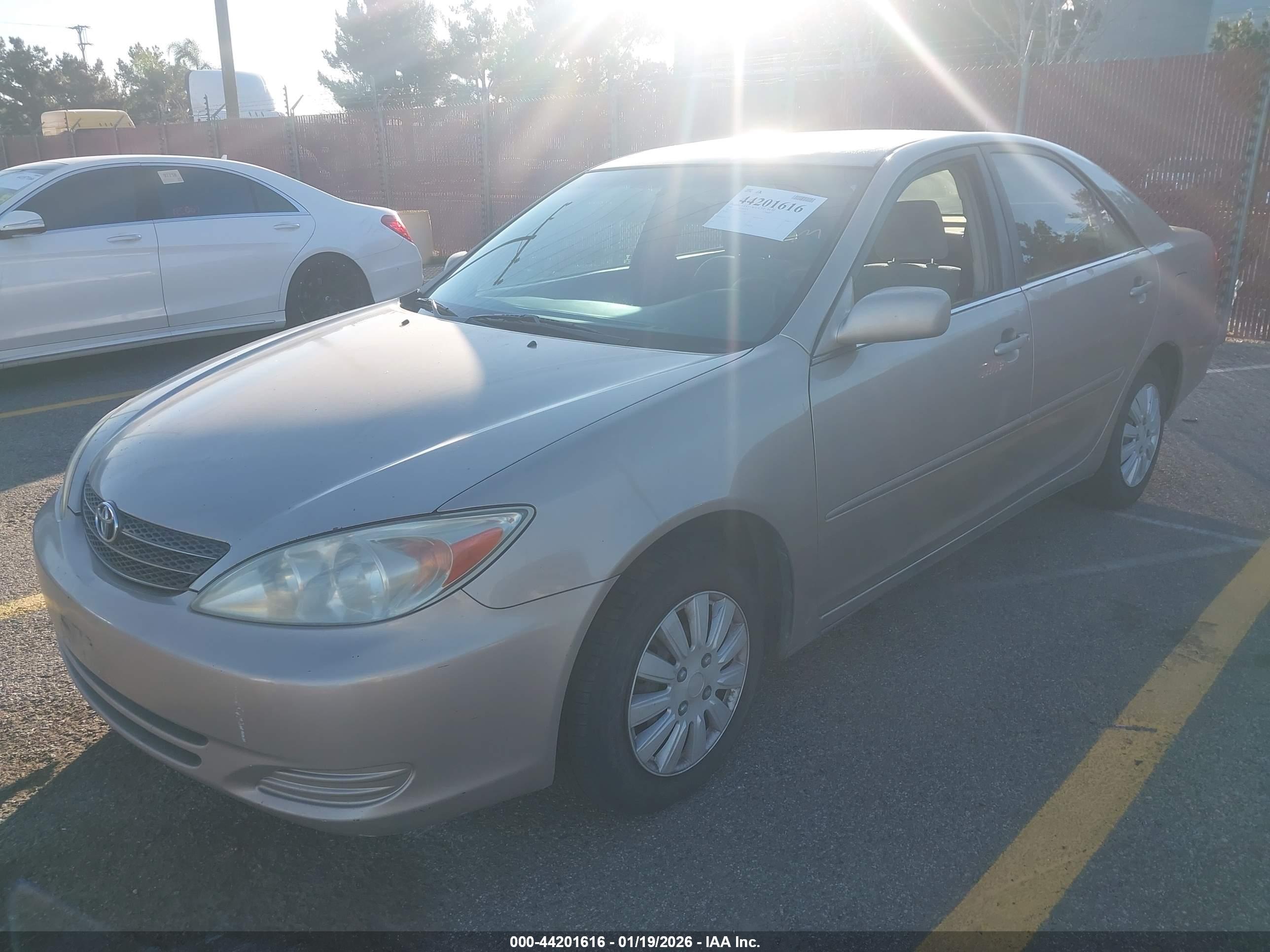 TOYOTA CAMRY image 2
