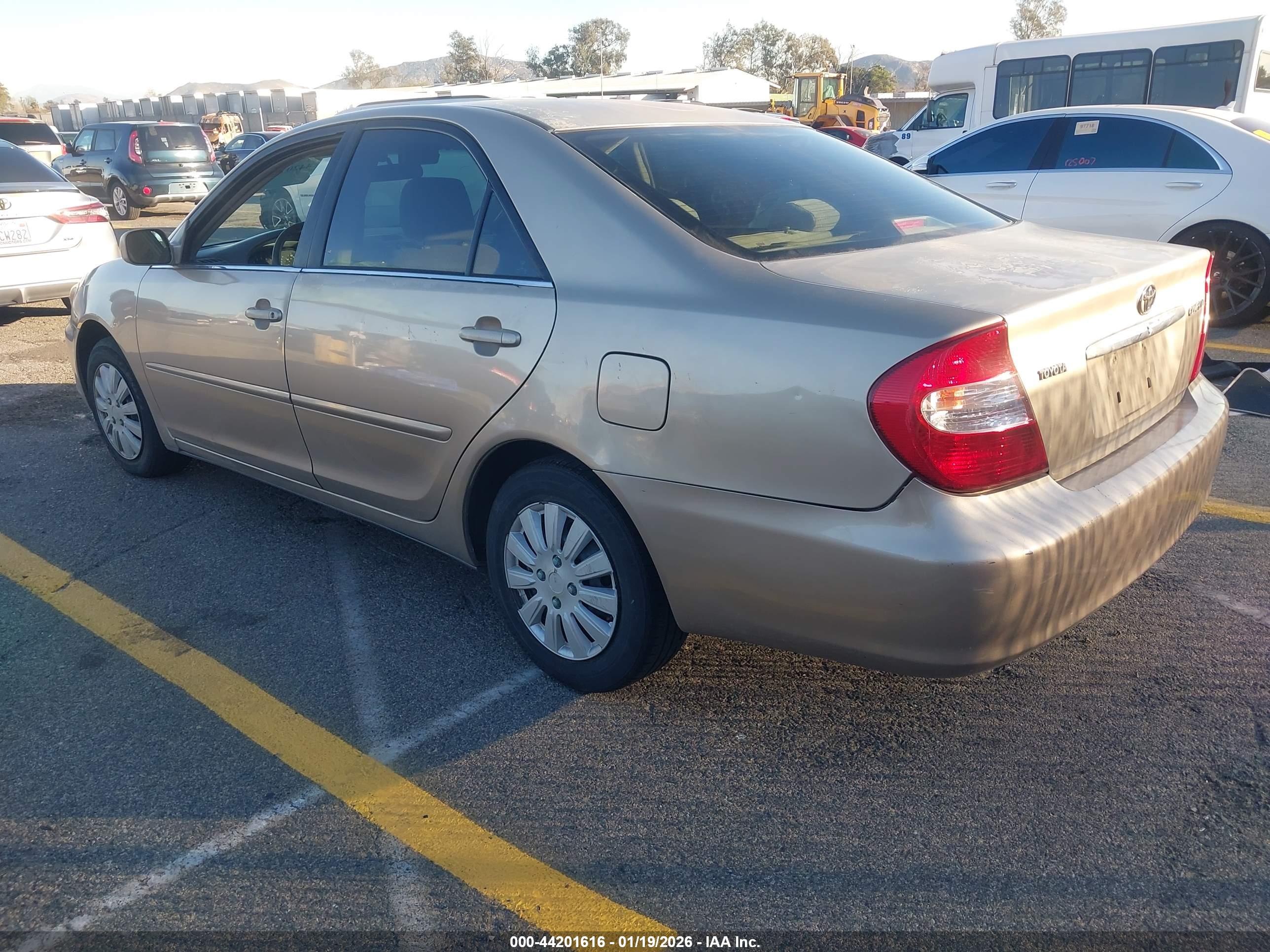 TOYOTA CAMRY image 3