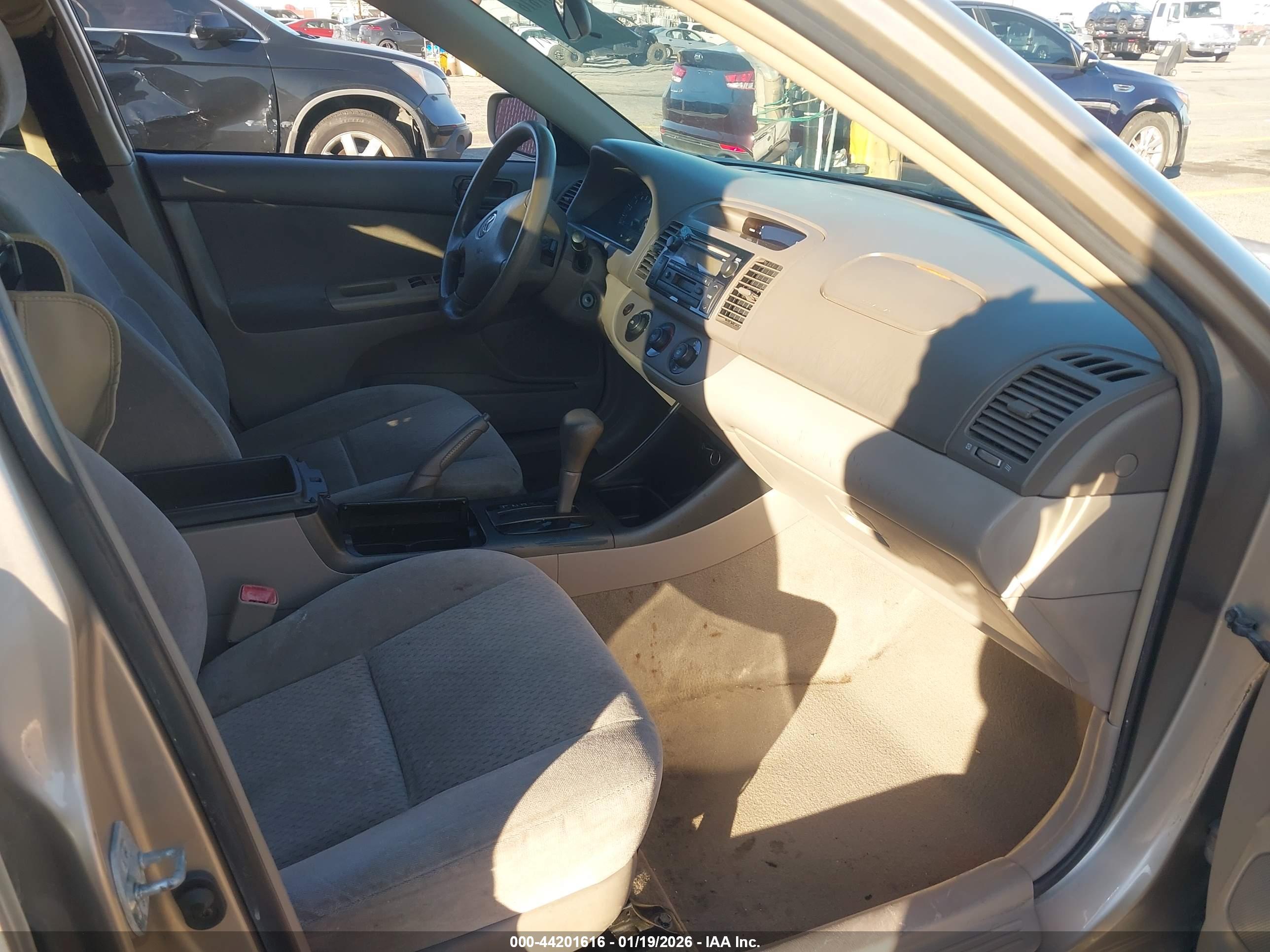 TOYOTA CAMRY image 5