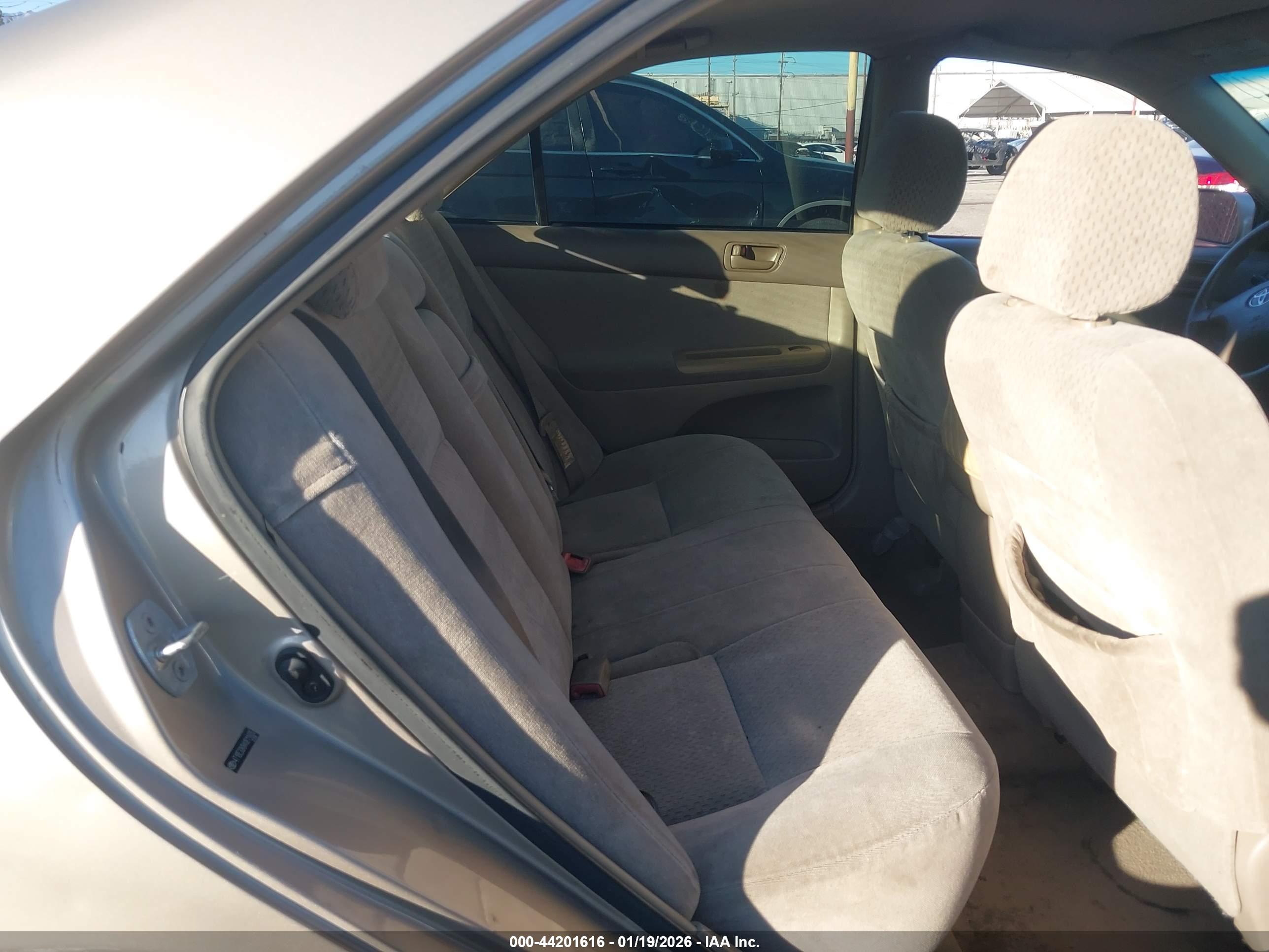 TOYOTA CAMRY image 8