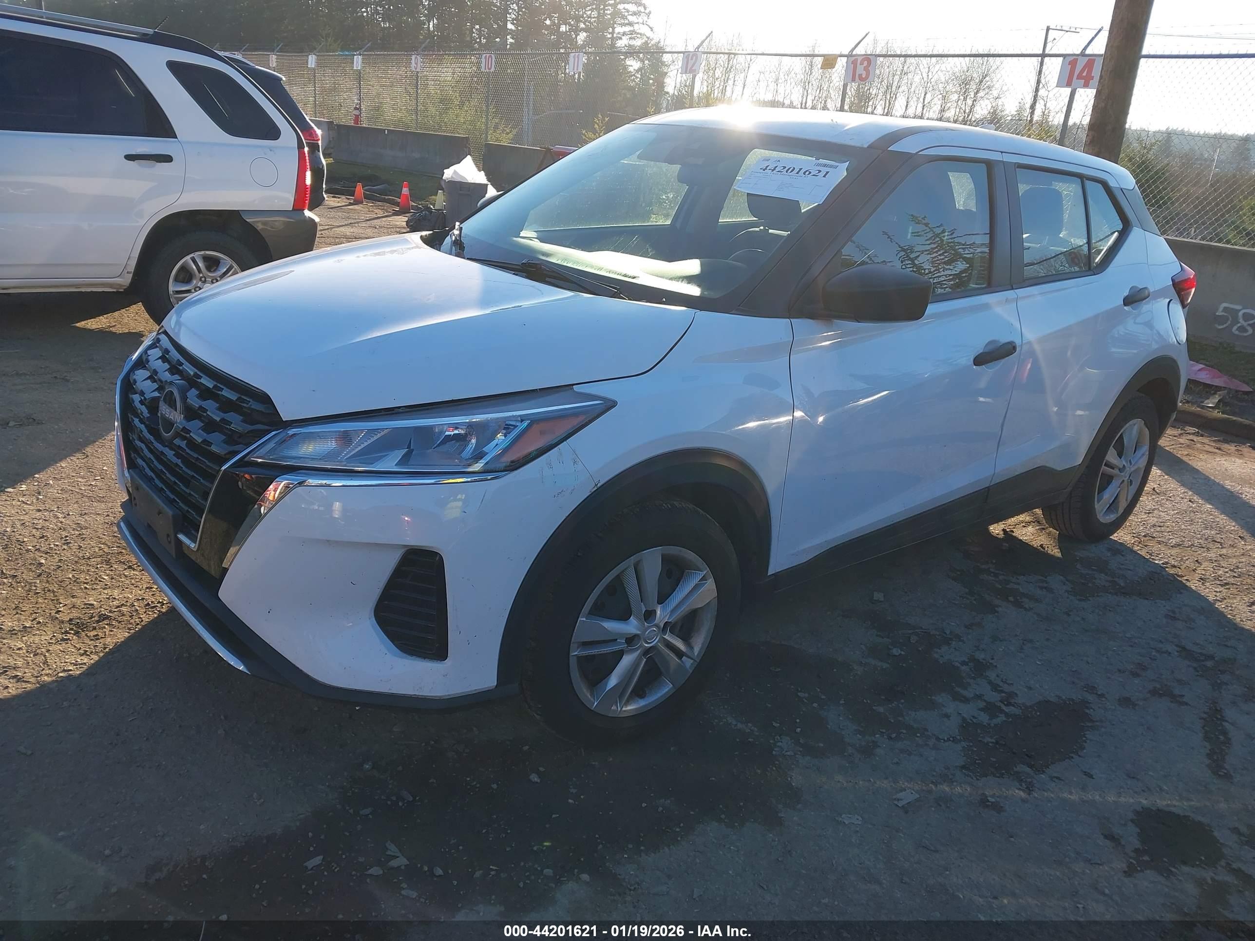 NISSAN KICKS image 2
